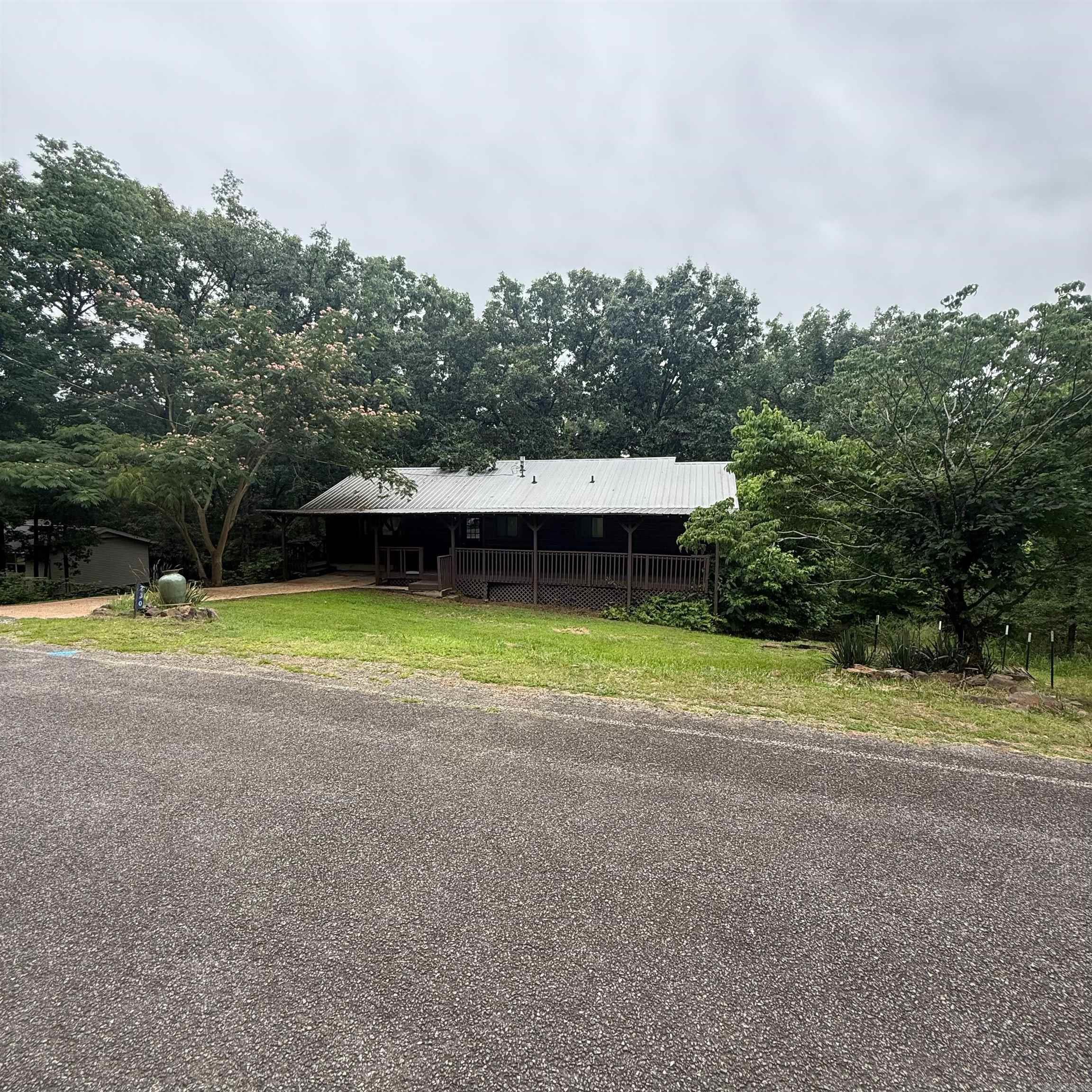230 Riverview Drive Property Photo 3
