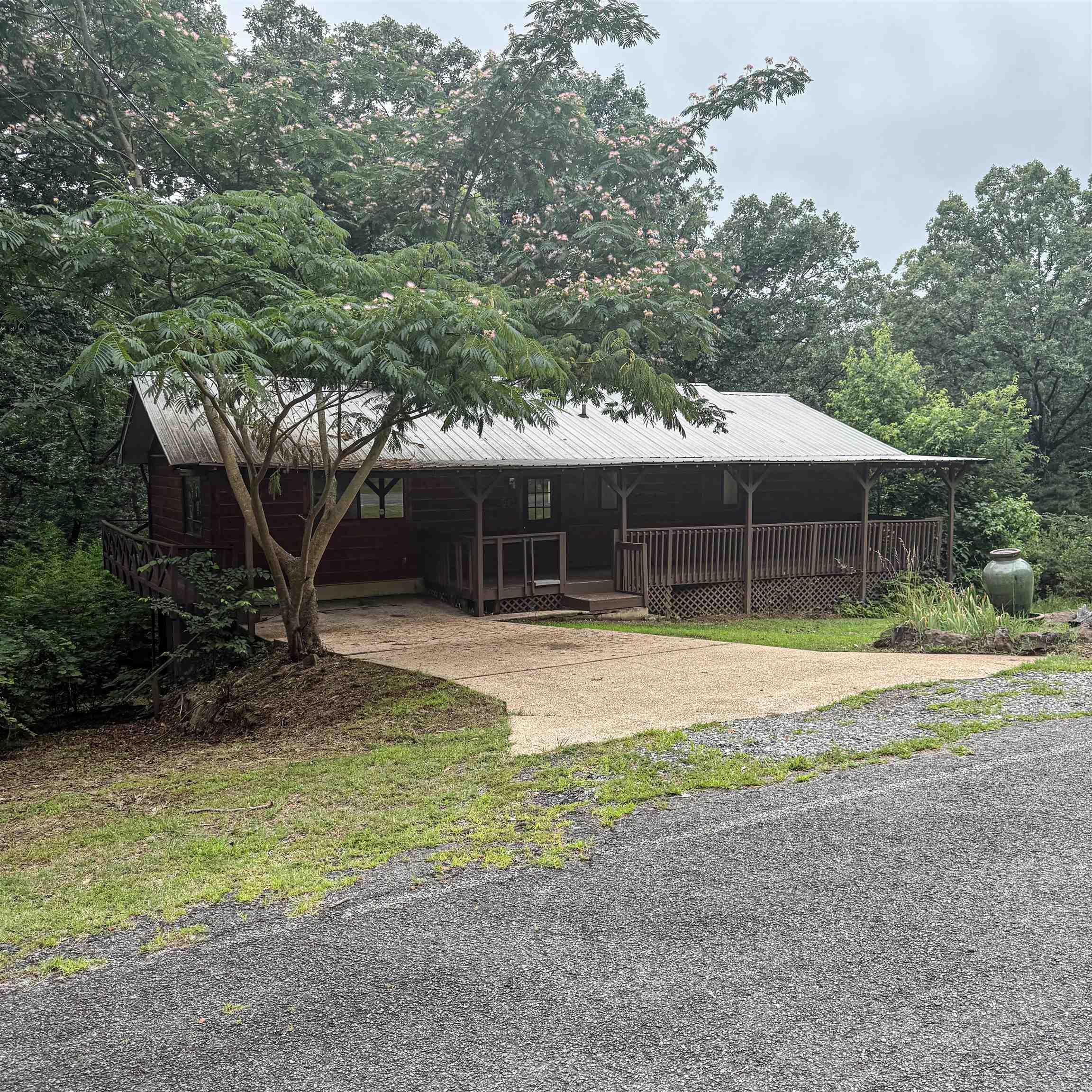 230 Riverview Drive Property Photo 4