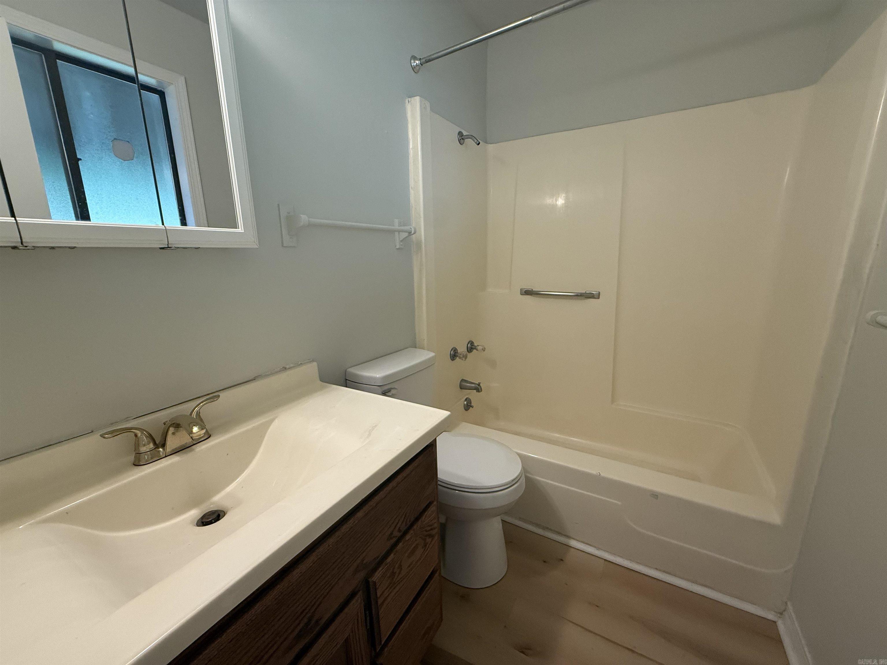 230 Riverview Drive Property Photo 7