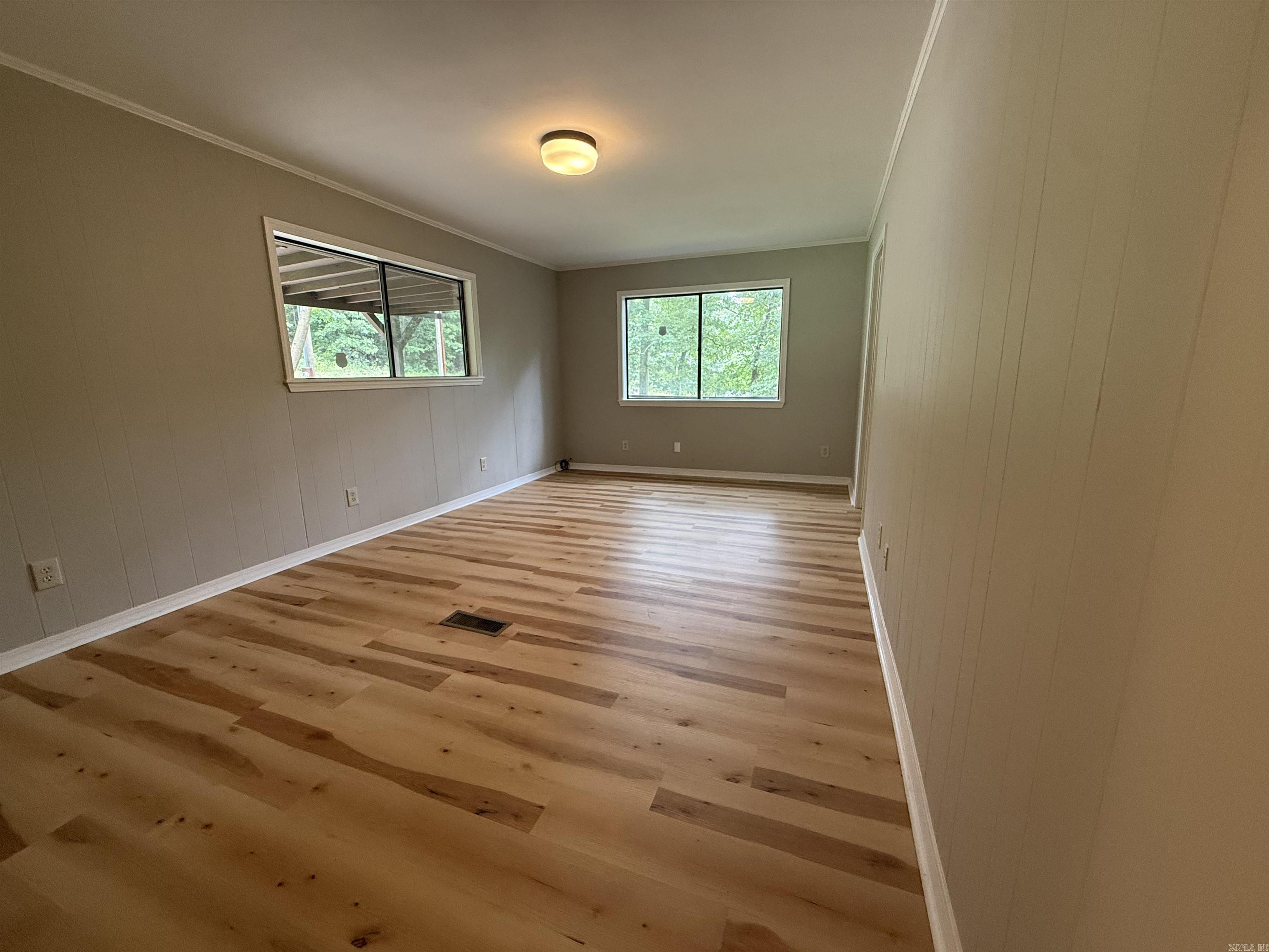 230 Riverview Drive Property Photo 9