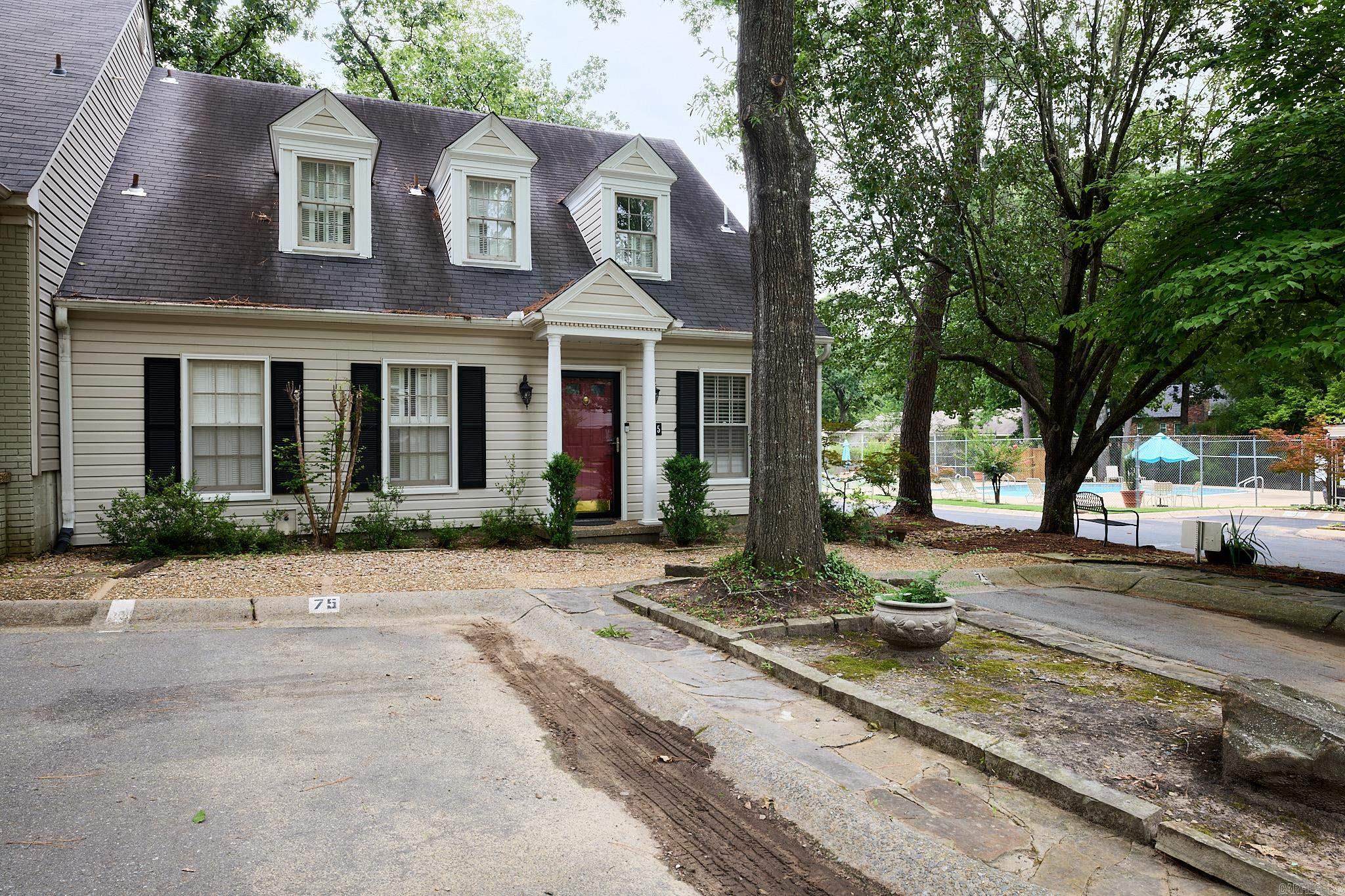 75 Kingsbridge Way Property Photo 1