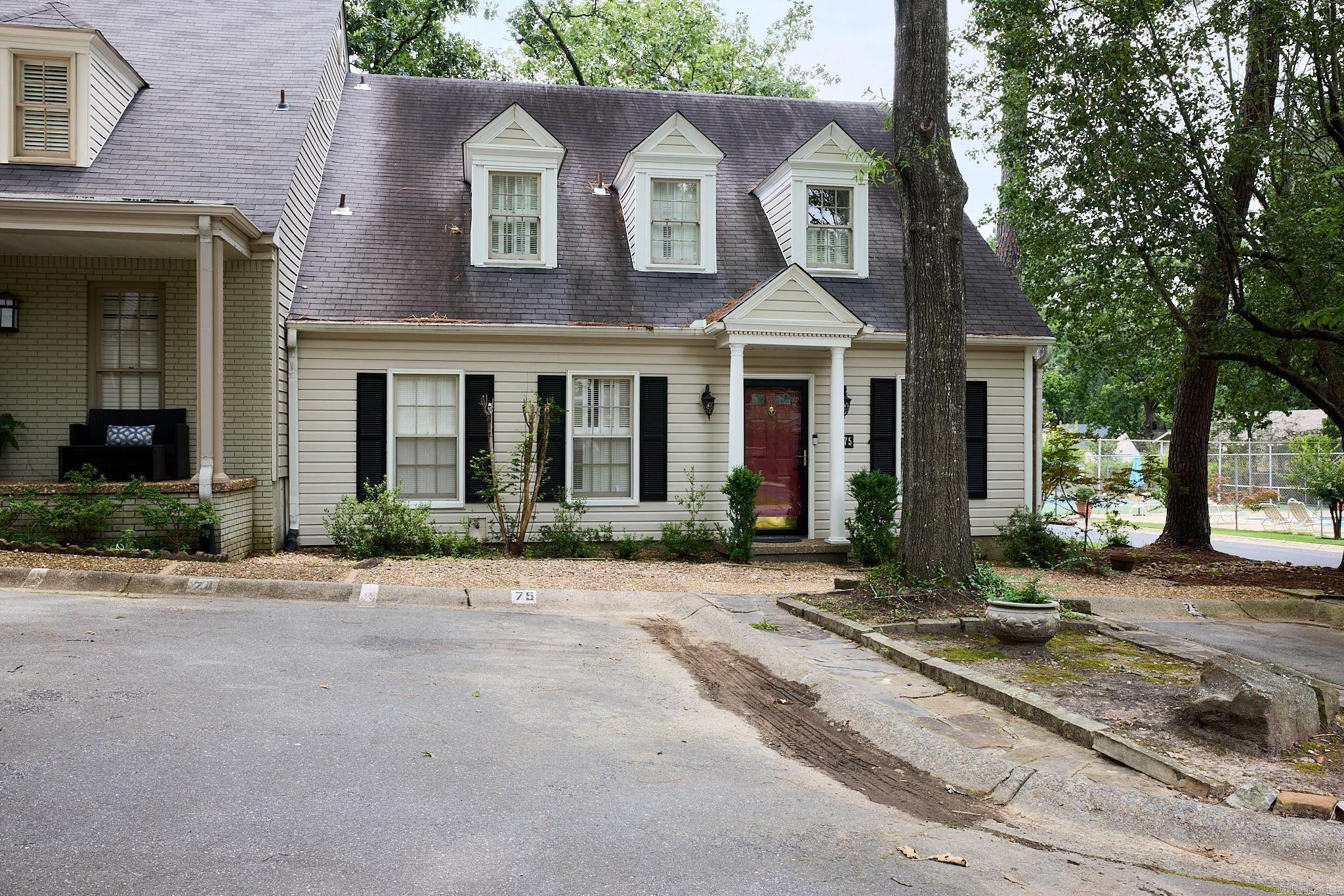 75 Kingsbridge Way Property Photo 2