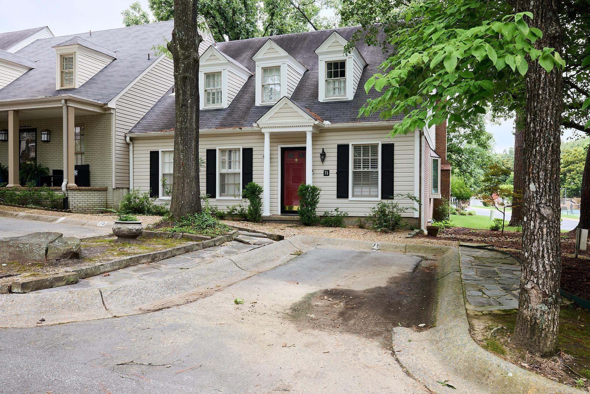 75 Kingsbridge Way Property Photo 3