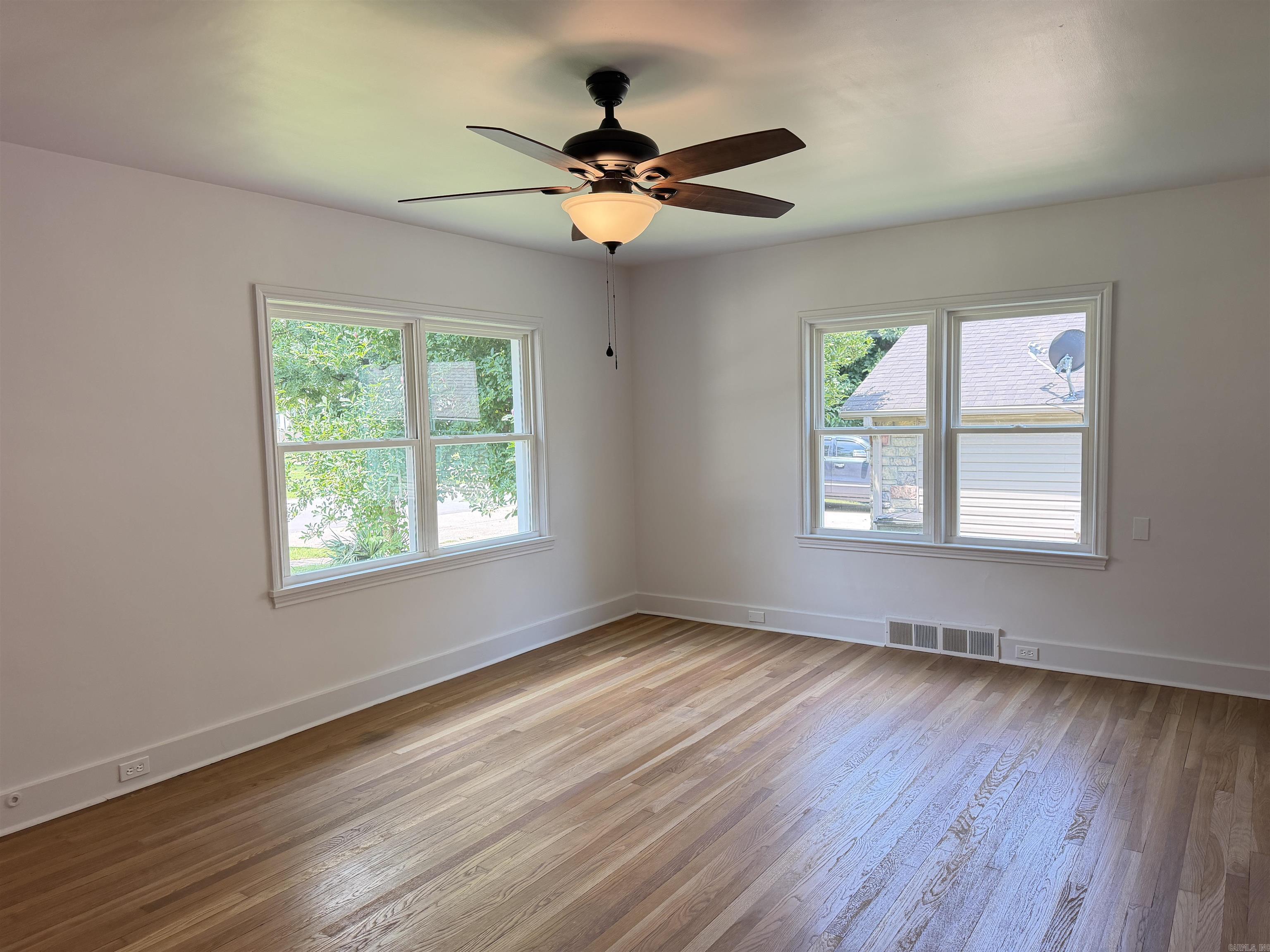 605 W Highland Property Photo 3