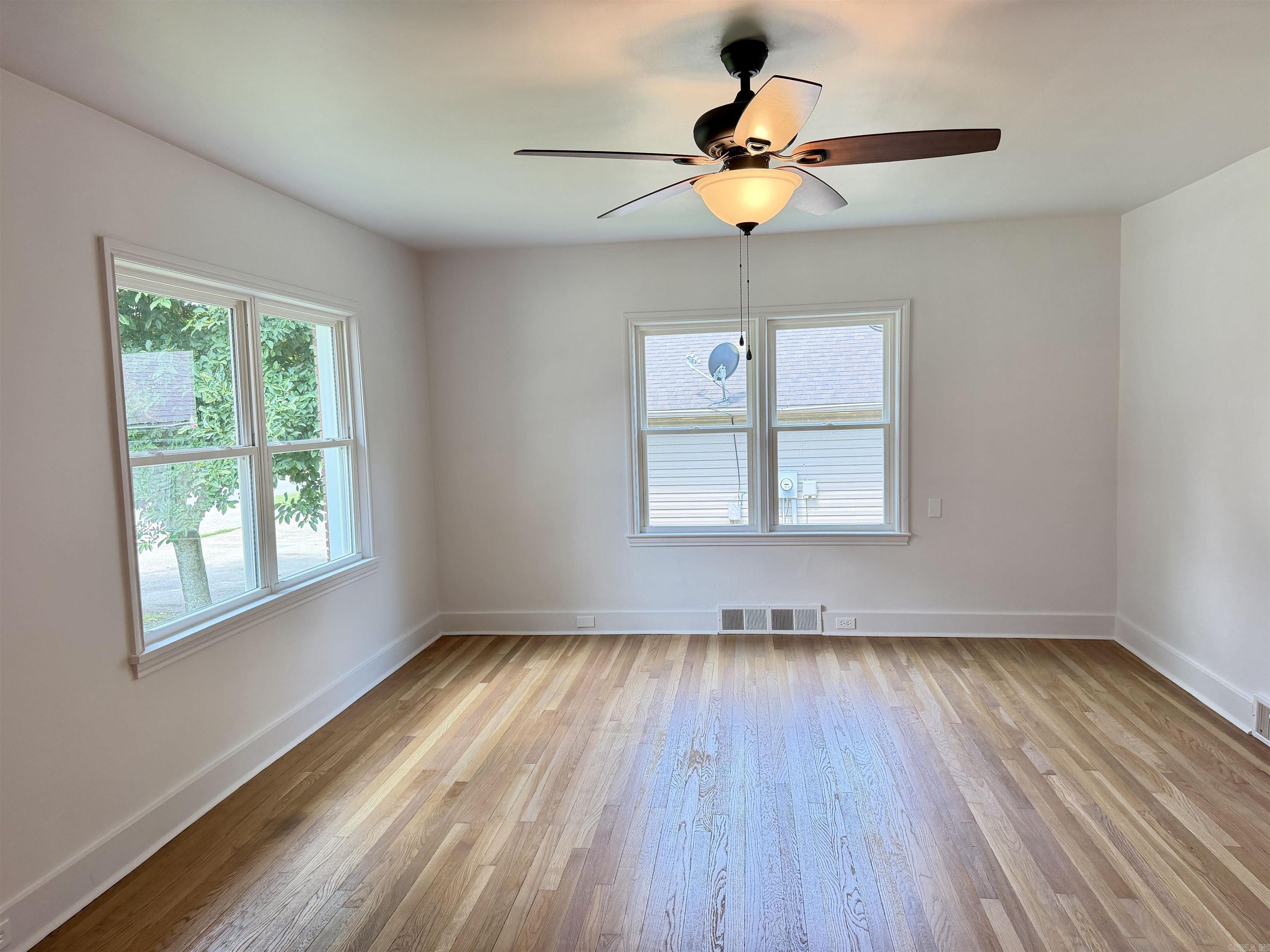 605 W Highland Property Photo 4