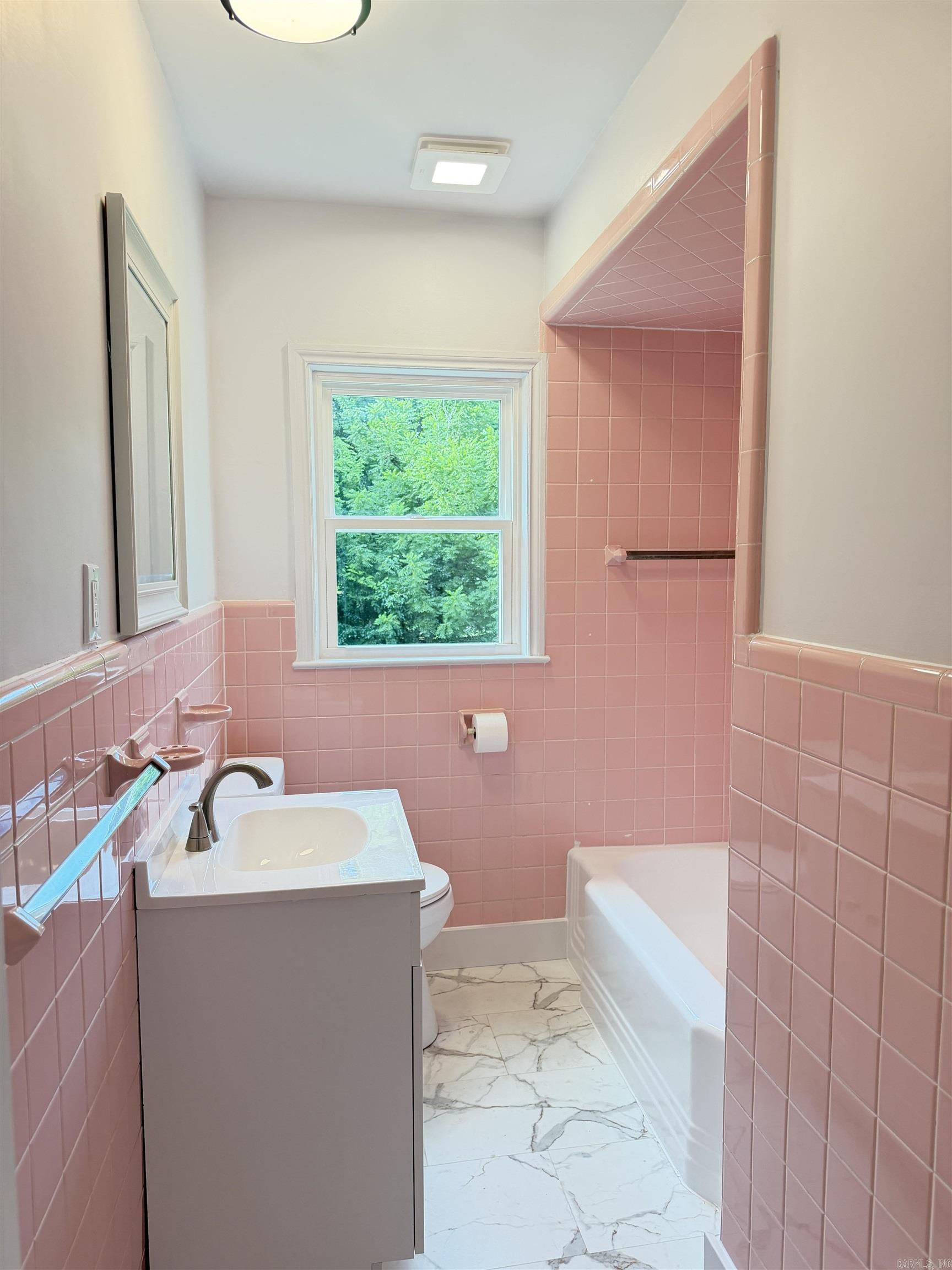 605 W Highland Property Photo 19
