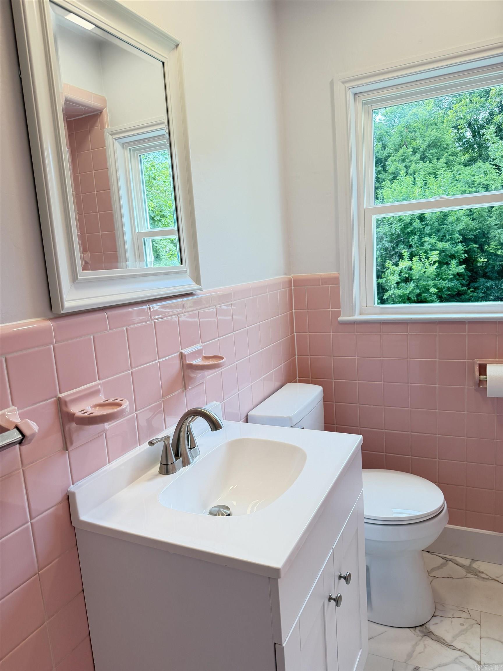 605 W Highland Property Photo 20