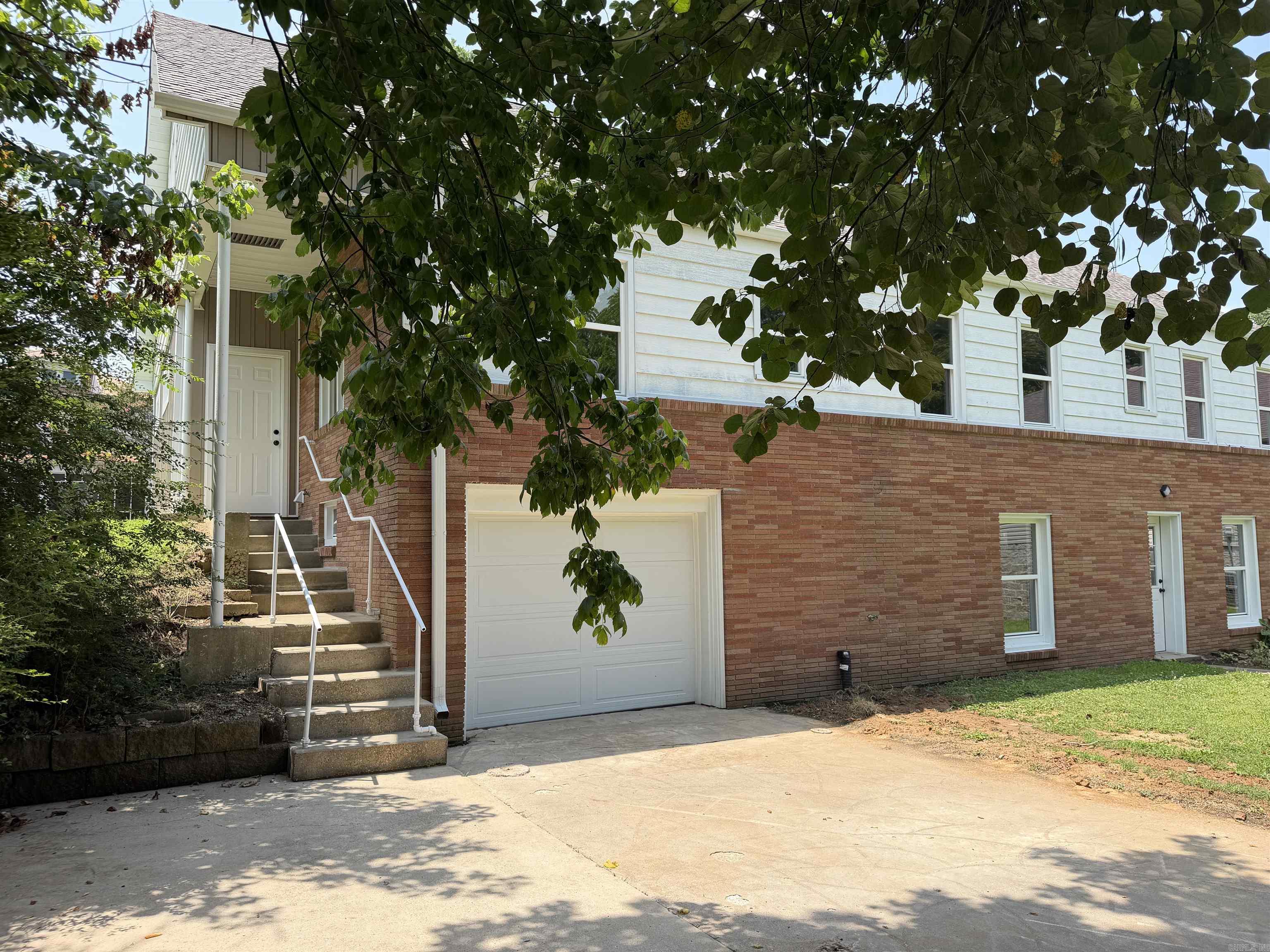 605 W Highland Property Photo 41