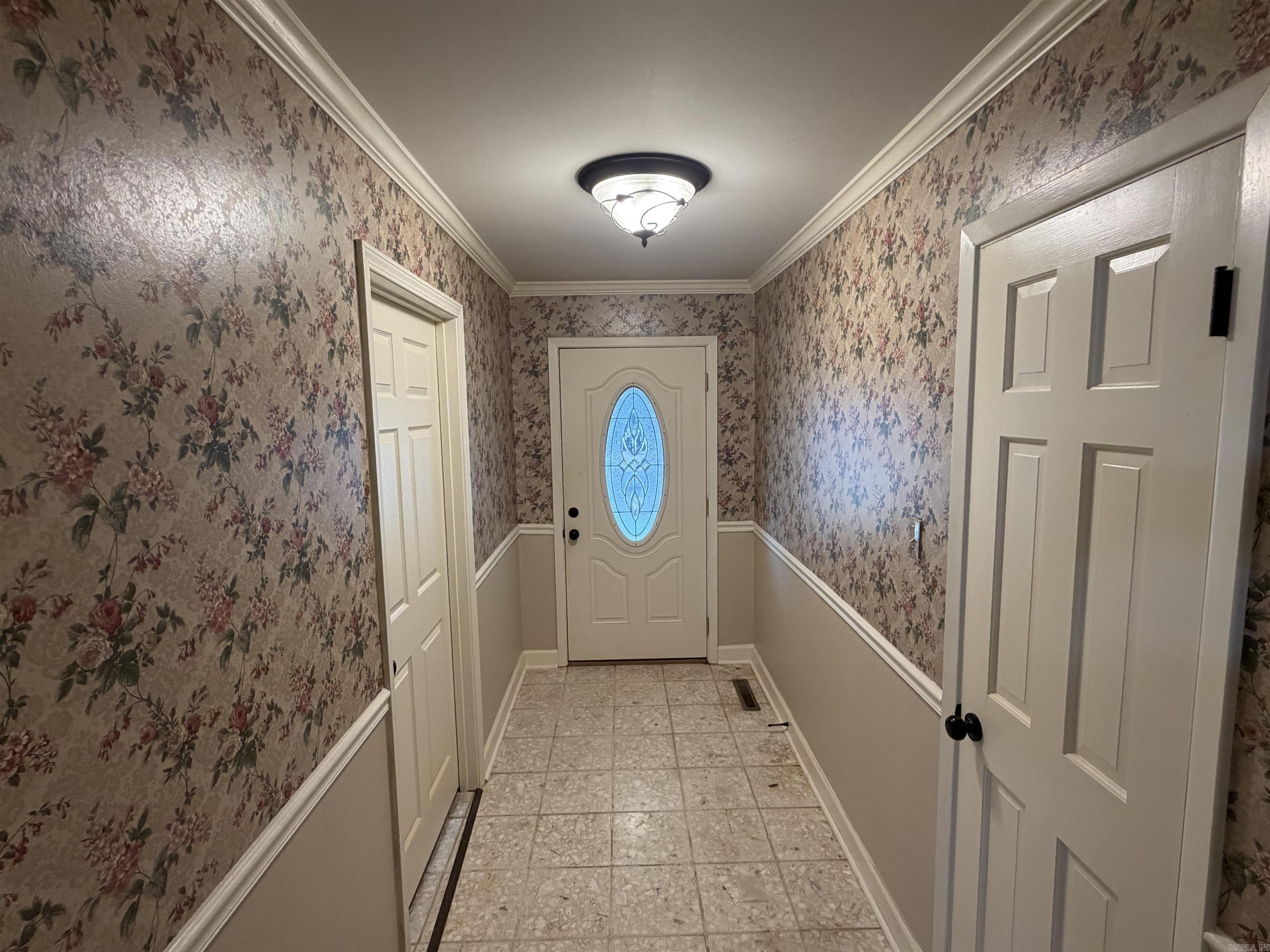 522 Robinette Street Property Photo 3