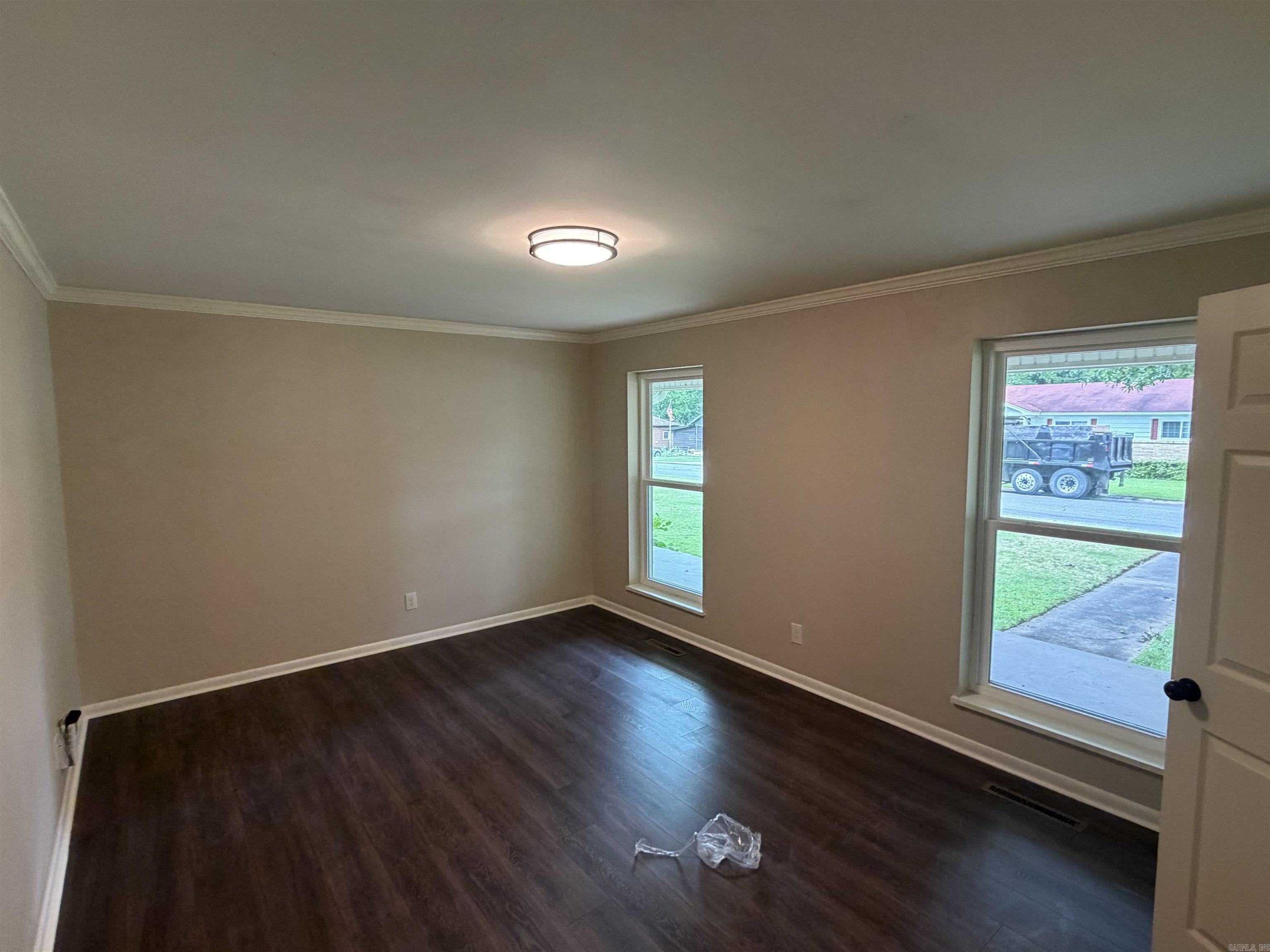 522 Robinette Street Property Photo 9