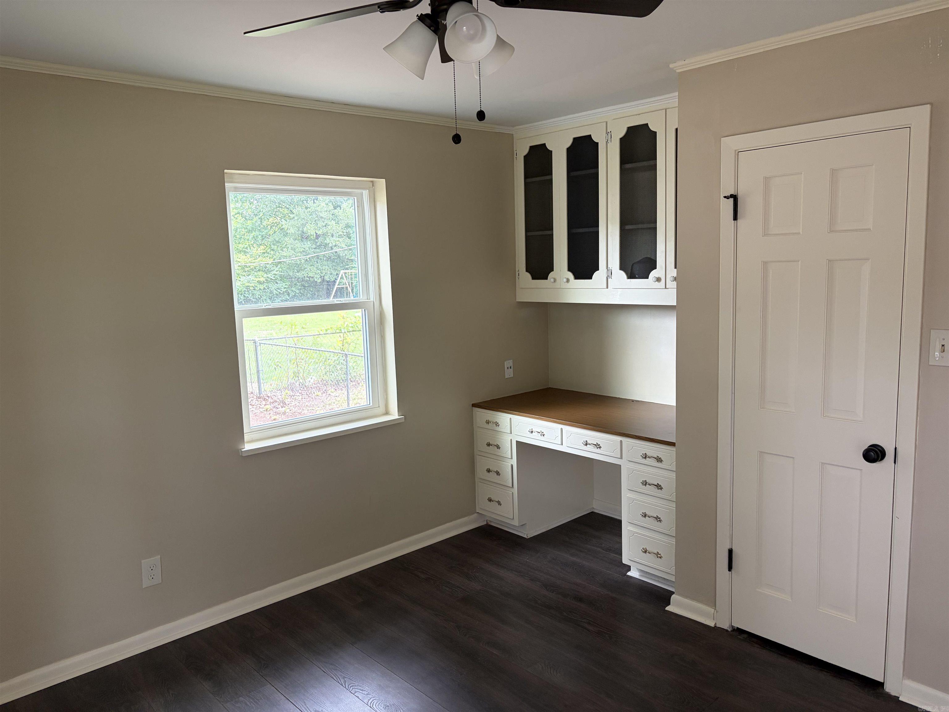 522 Robinette Street Property Photo 18
