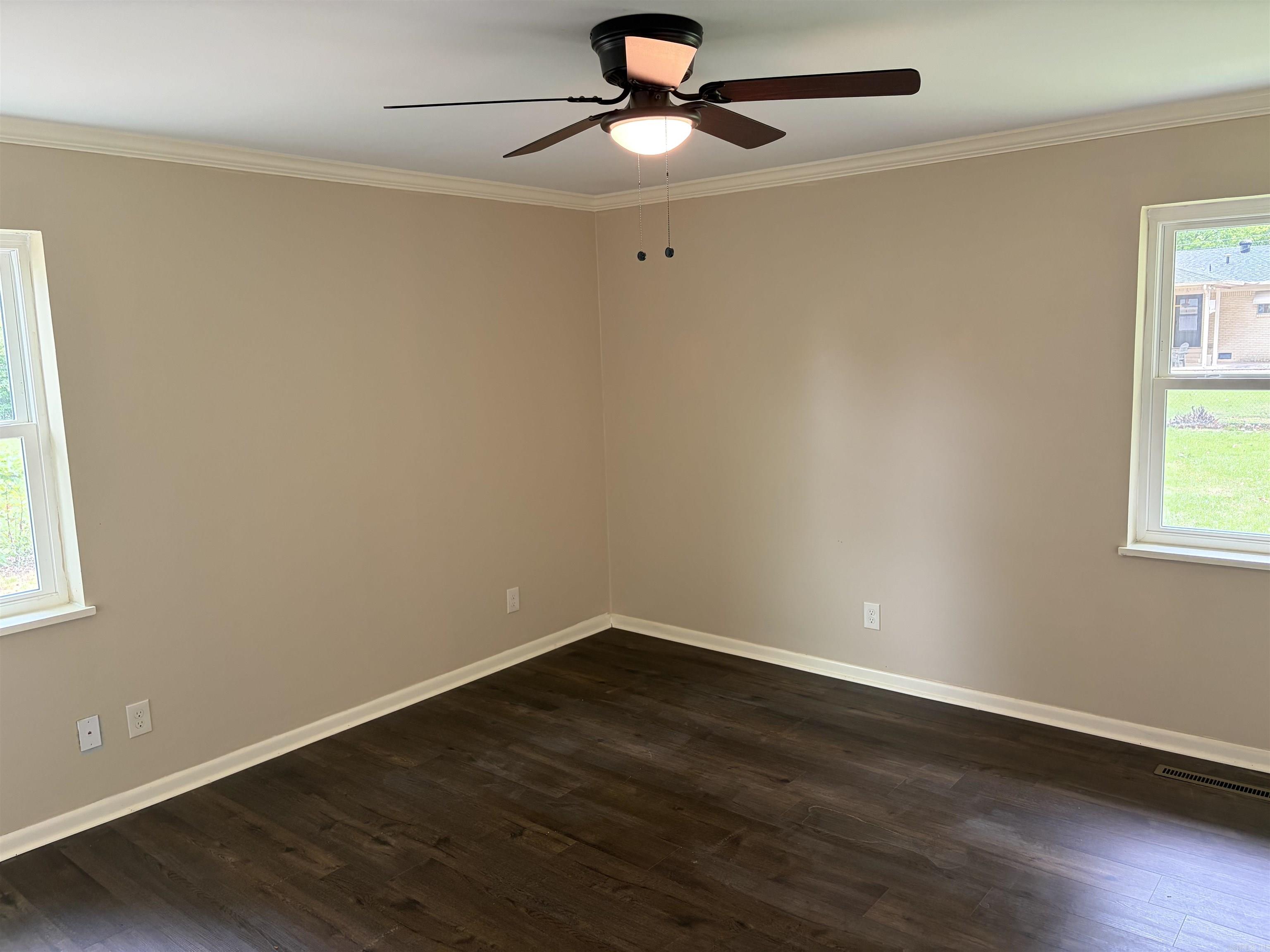 522 Robinette Street Property Photo 19