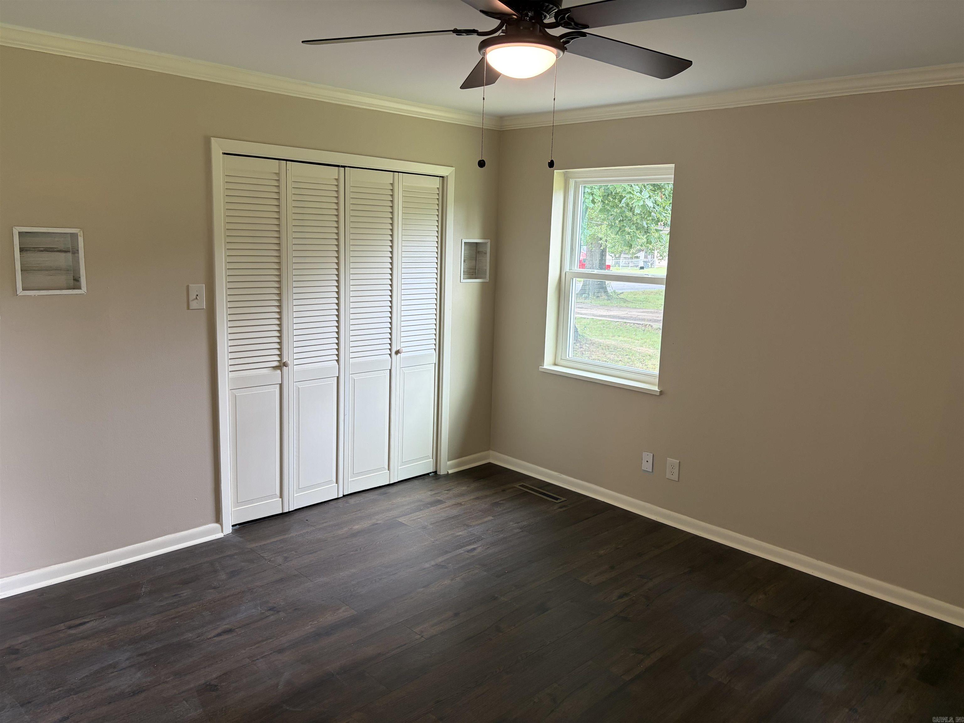 522 Robinette Street Property Photo 20