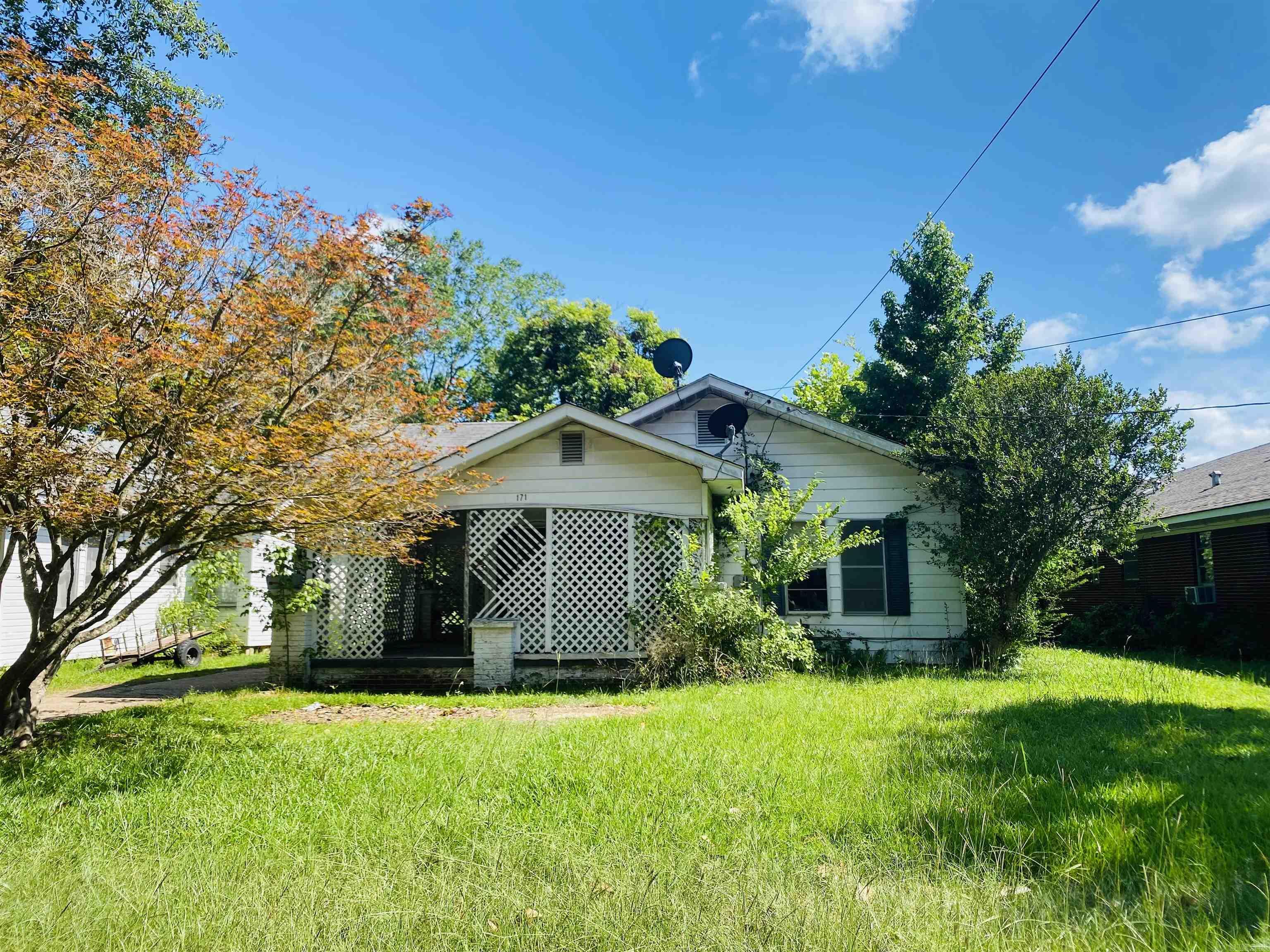 171 North Property Photo 1