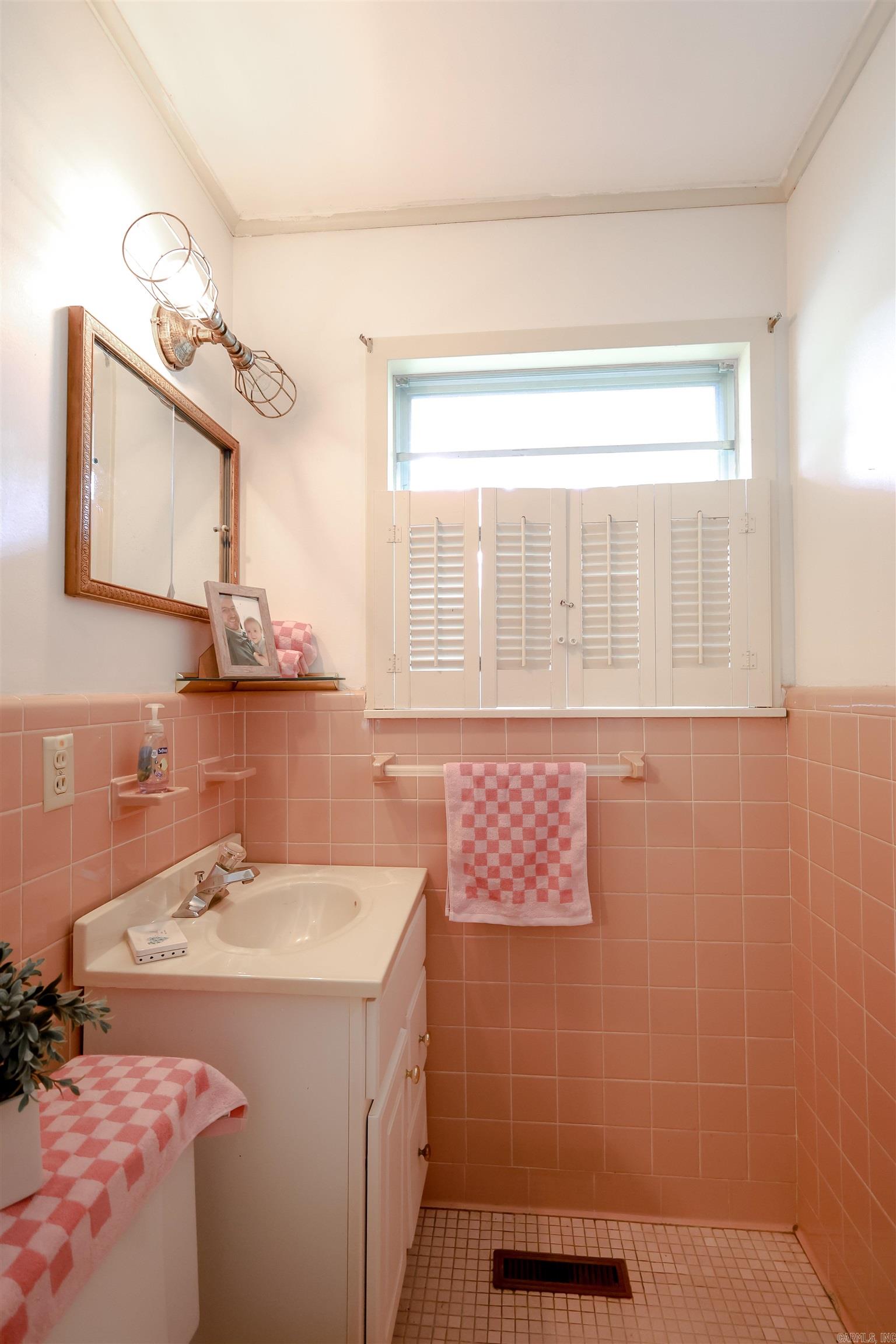 1501 W Faulkner Street Property Photo 14