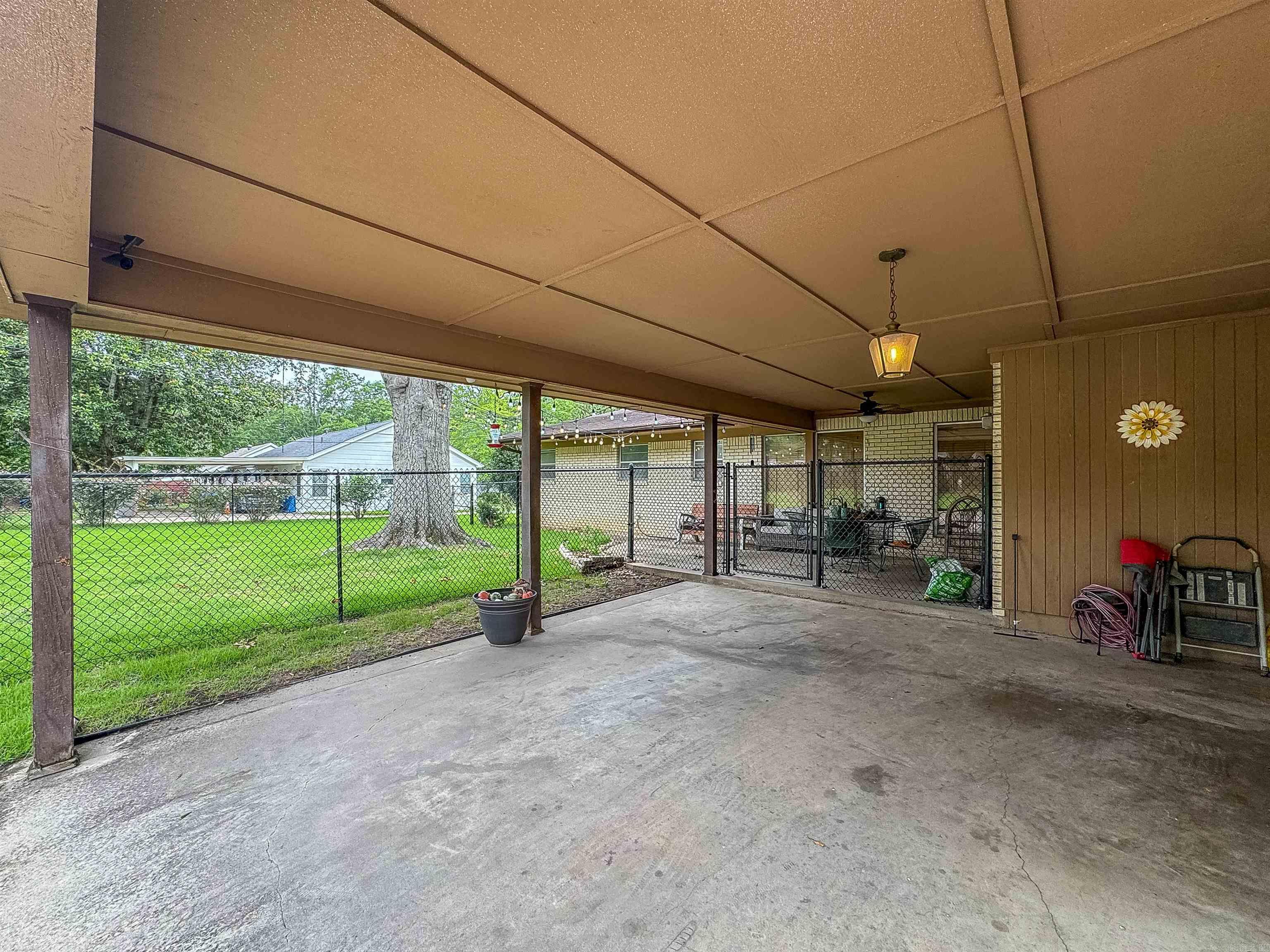 1501 W Faulkner Street Property Photo 20