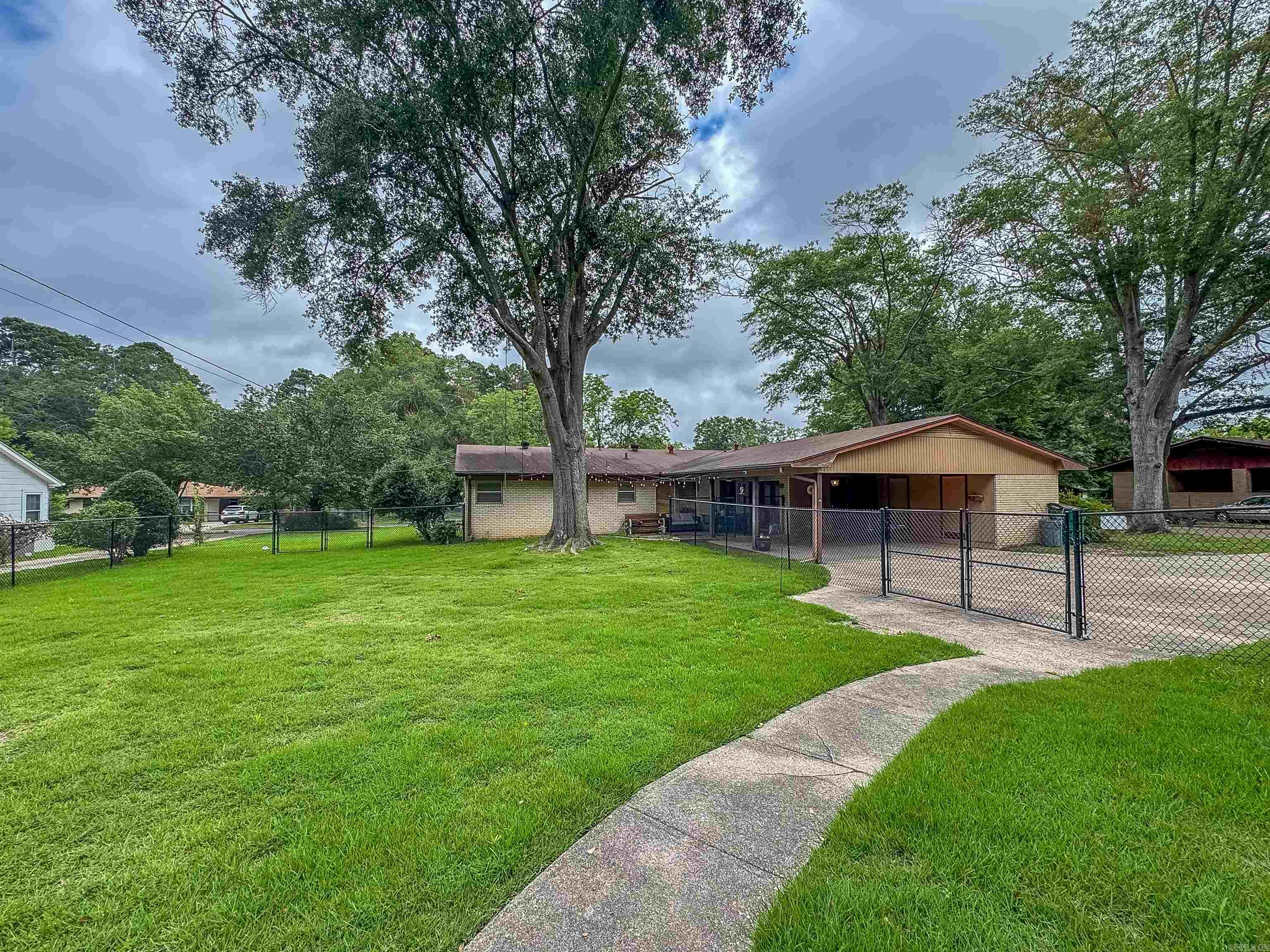 1501 W Faulkner Street Property Photo 23