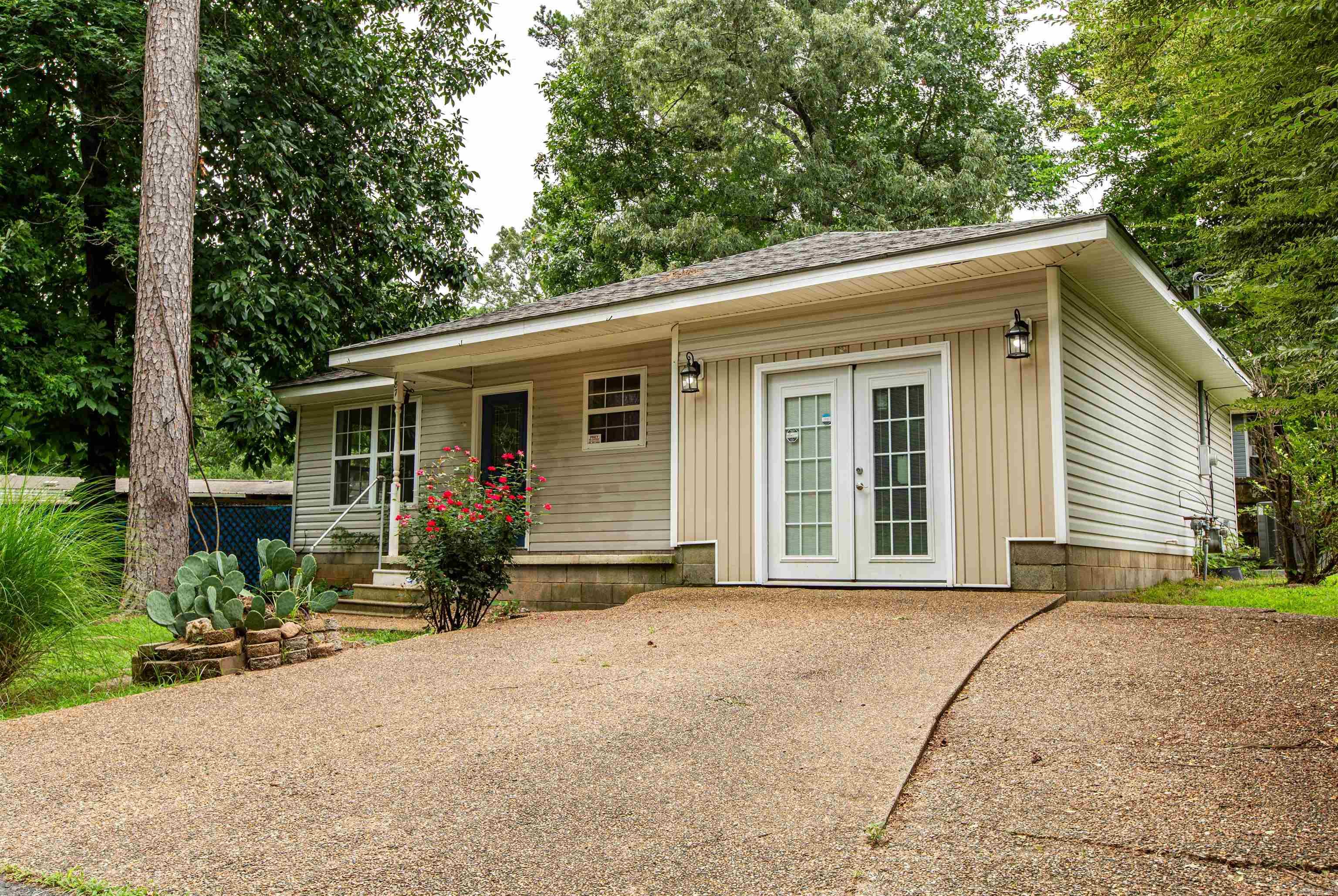 187 Babbs Drive Property Photo 1