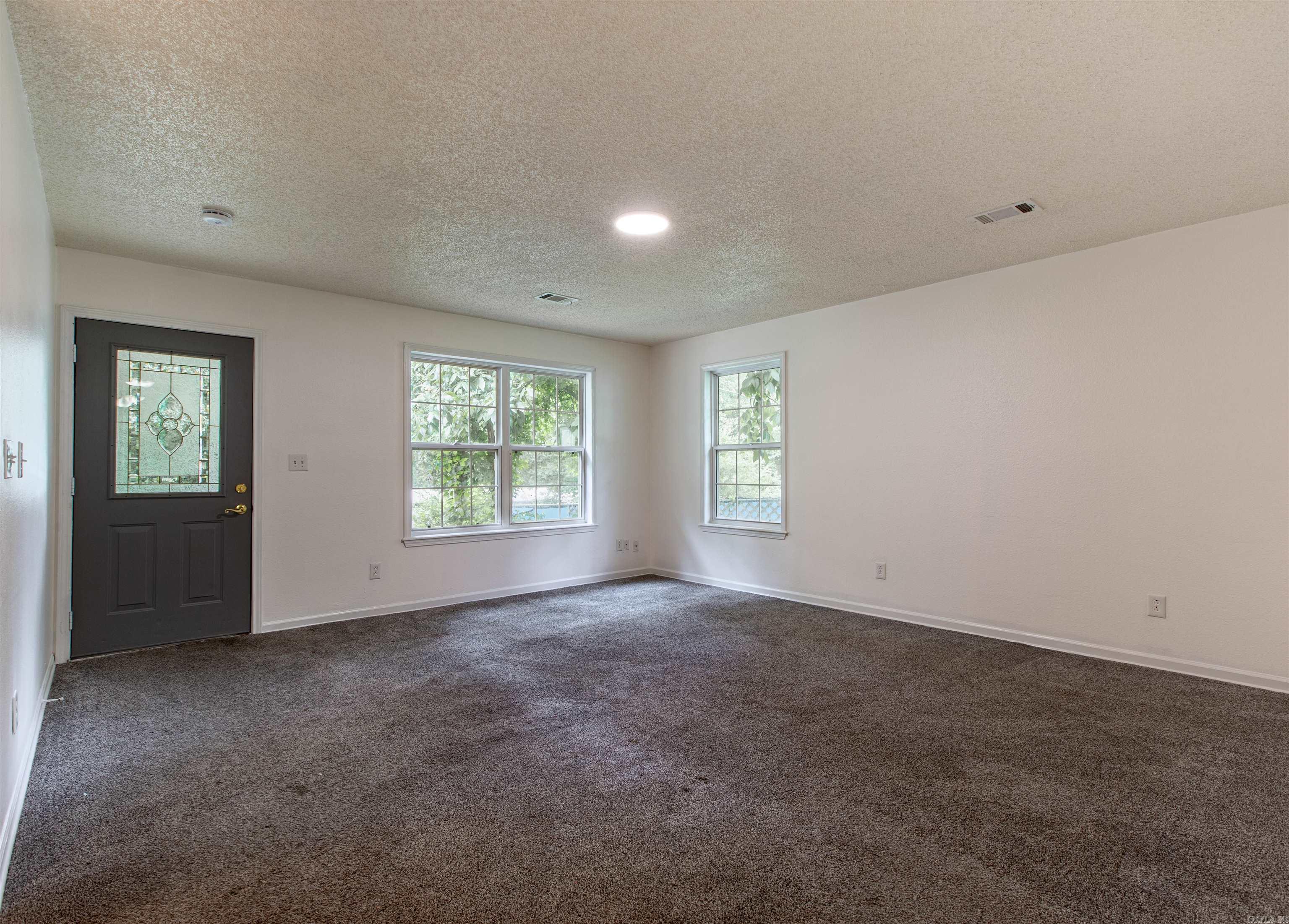 187 Babbs Drive Property Photo 3