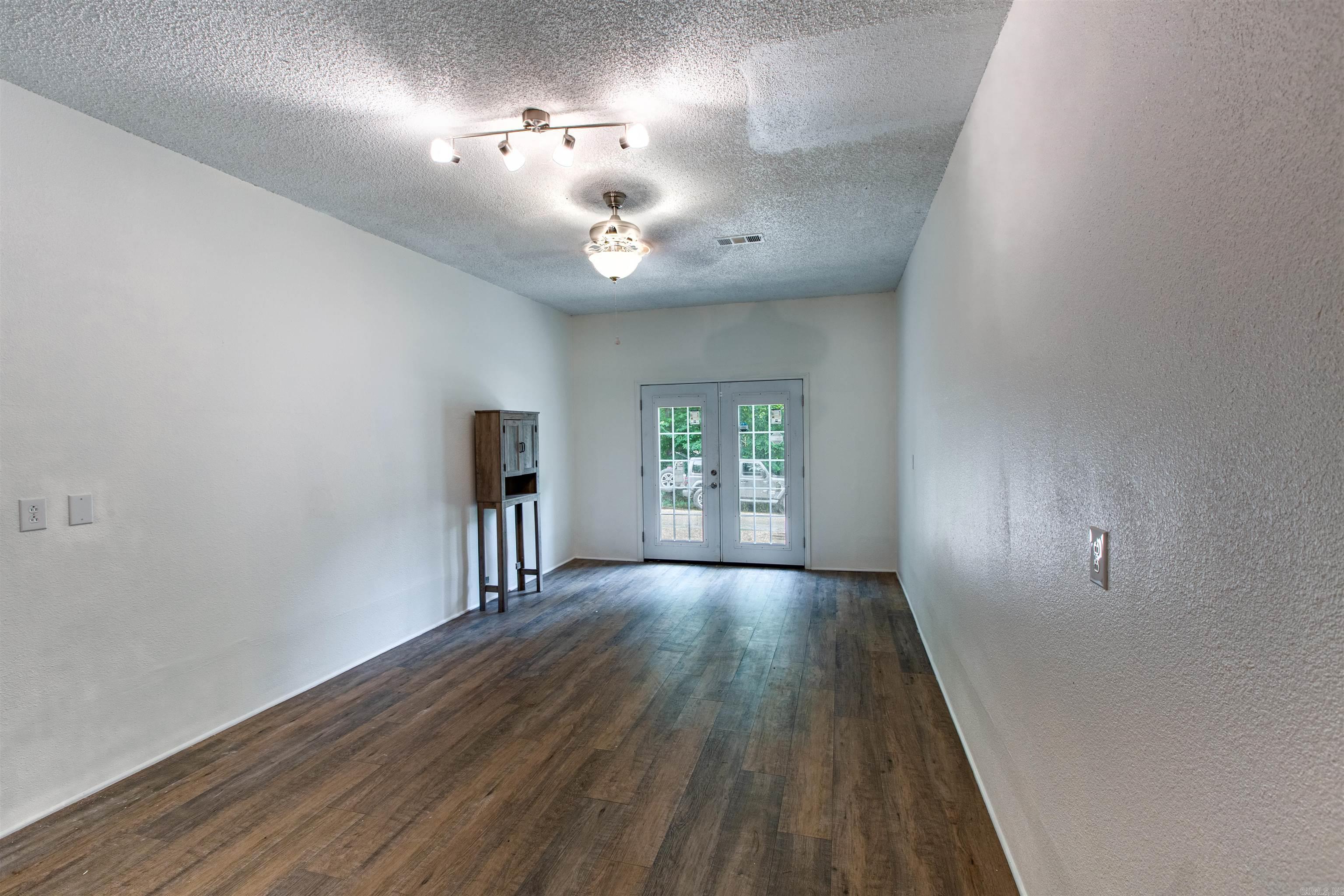 187 Babbs Drive Property Photo 9