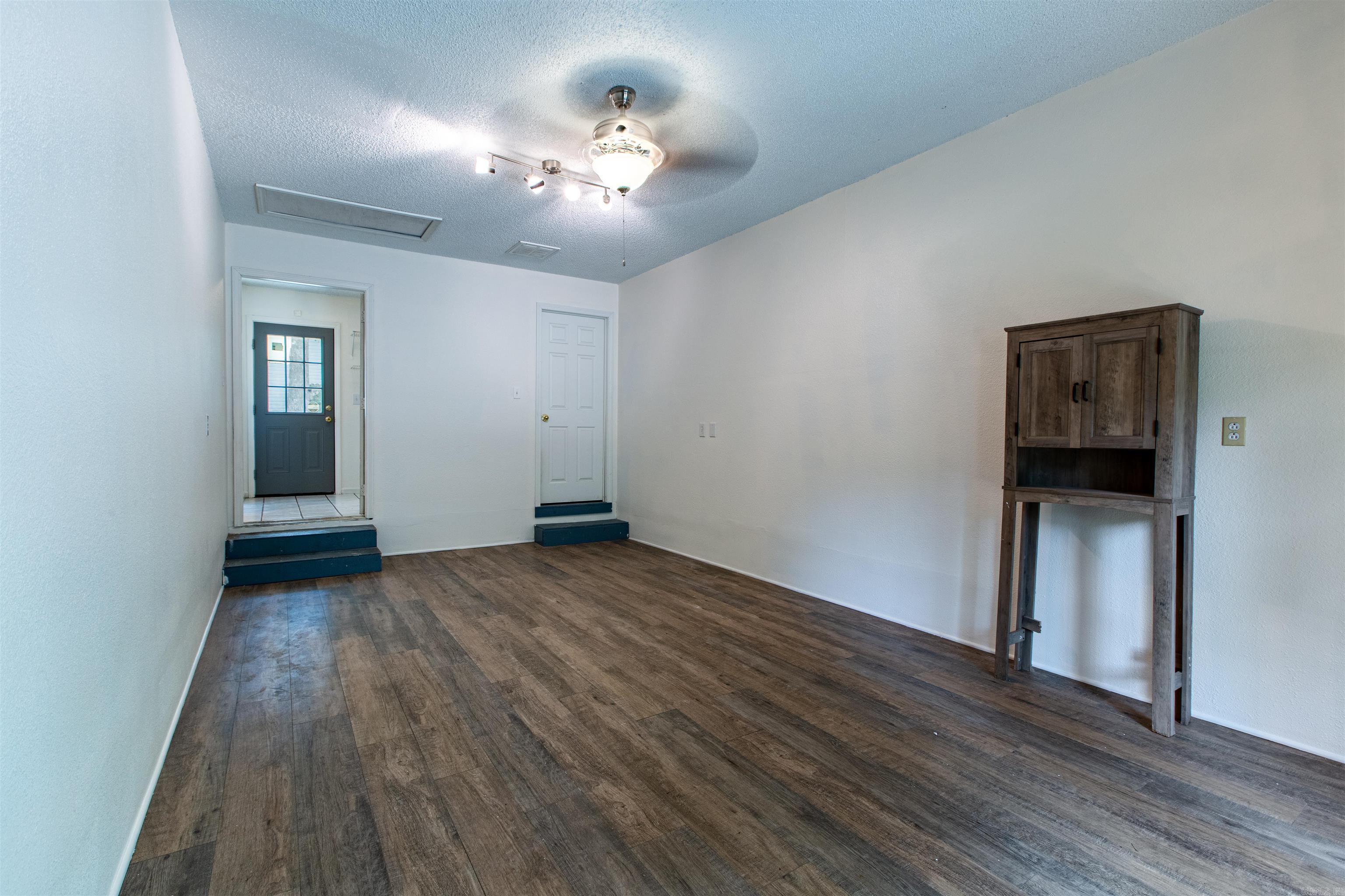 187 Babbs Drive Property Photo 10