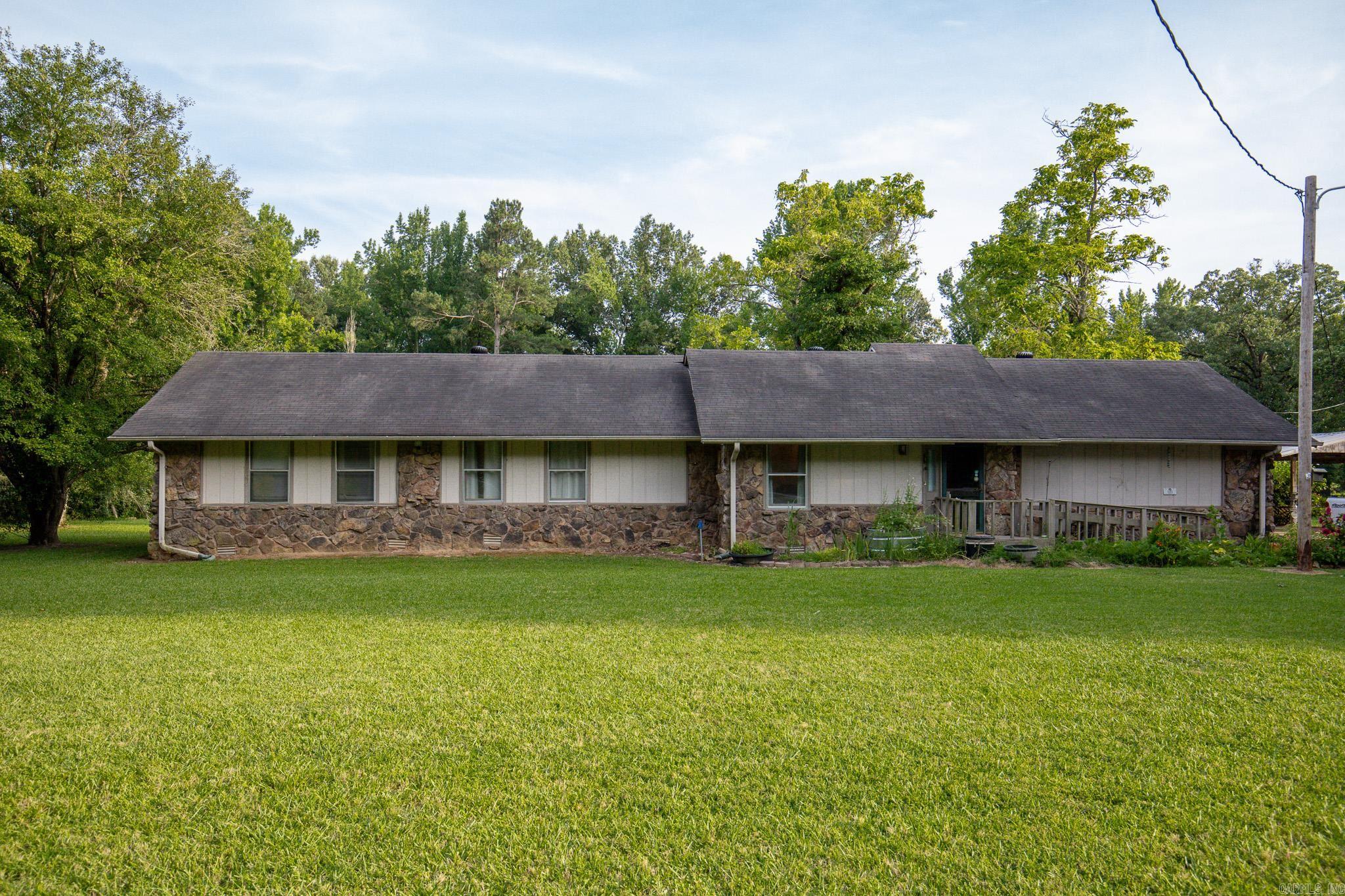 6840 Hwy 114 Property Photo 1