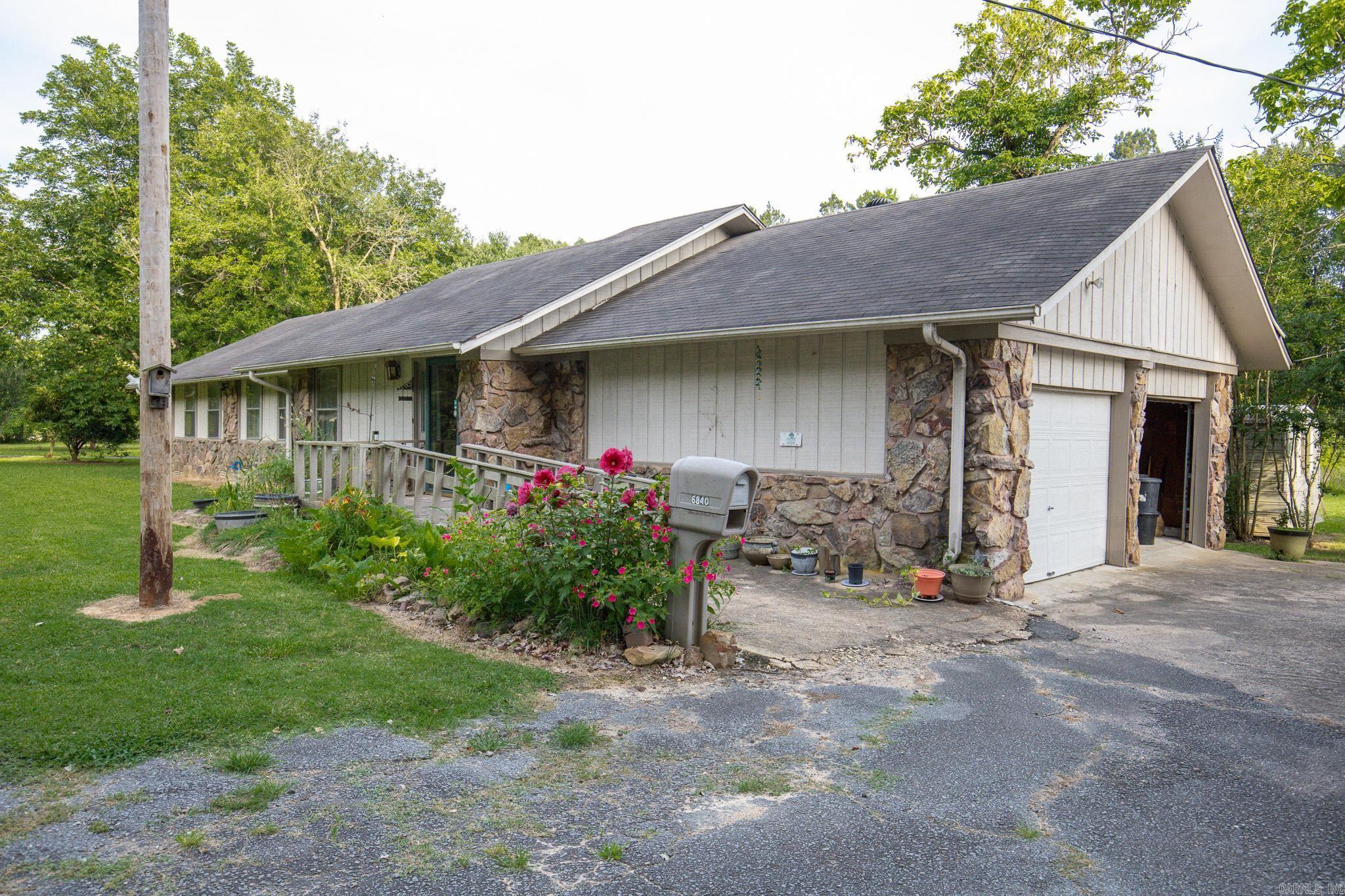 6840 Hwy 114 Property Photo 17