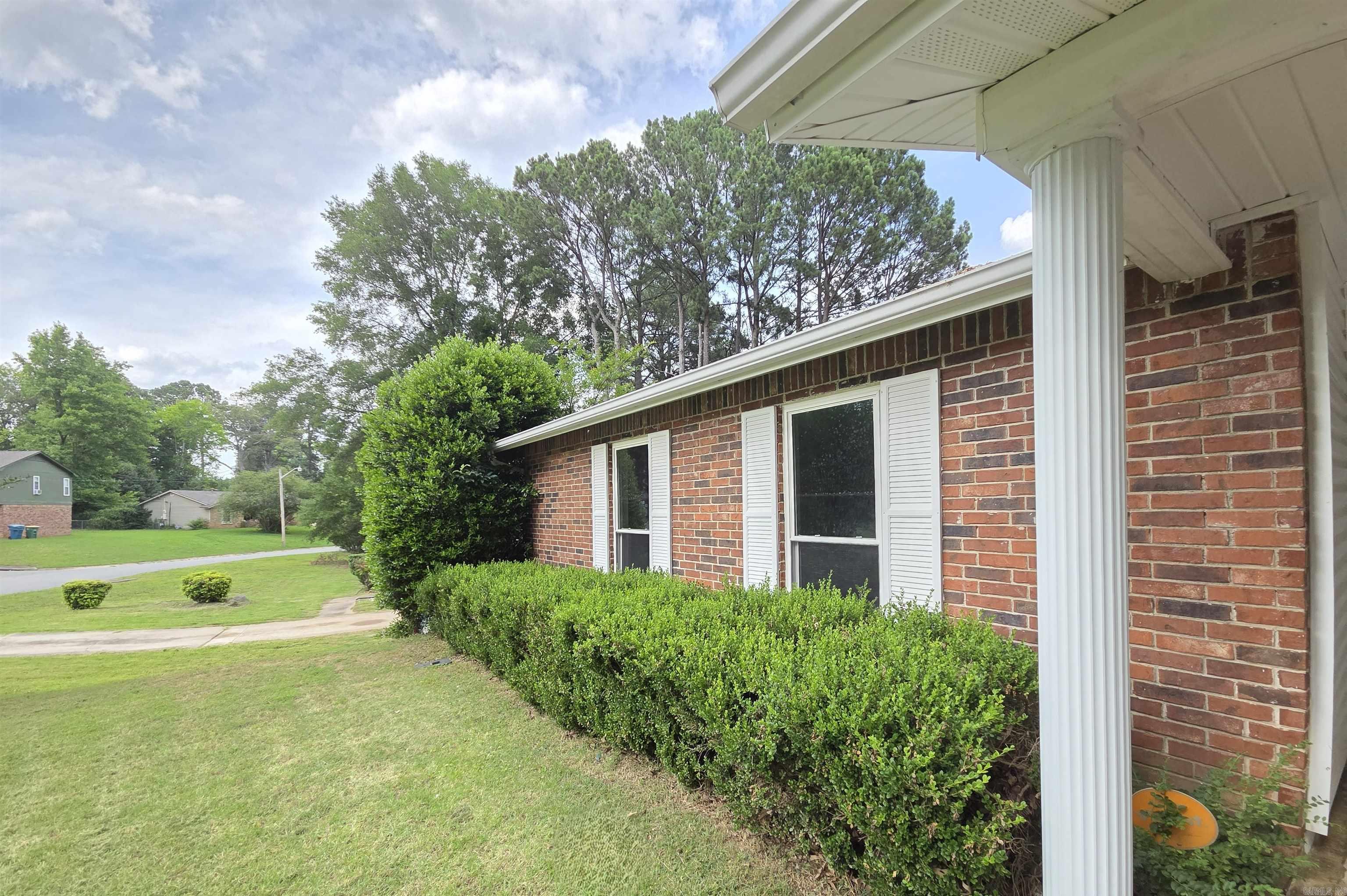 1909 Fair Oaks Road Property Photo 2