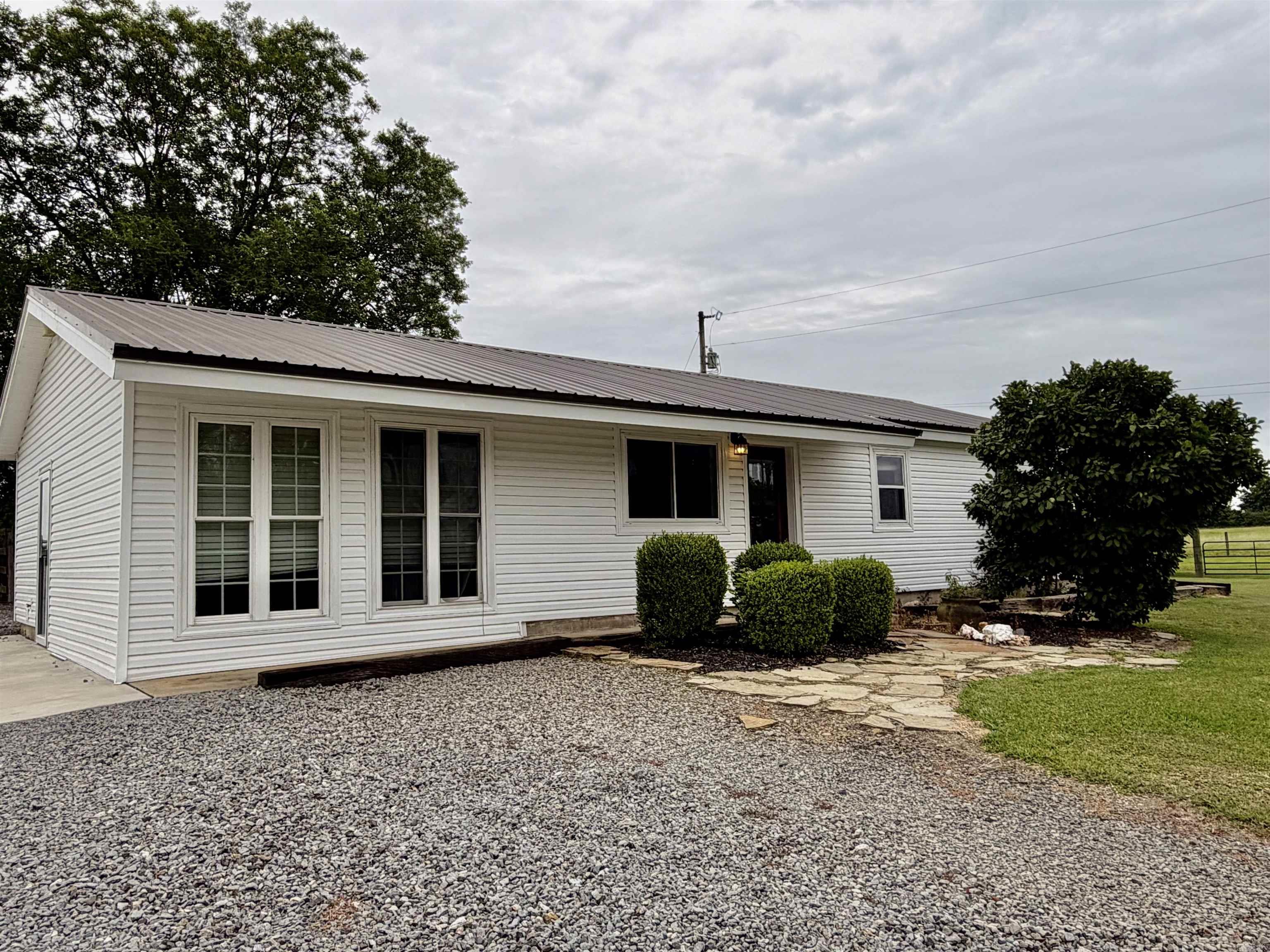 1861 Ferguson Ln Property Photo 1