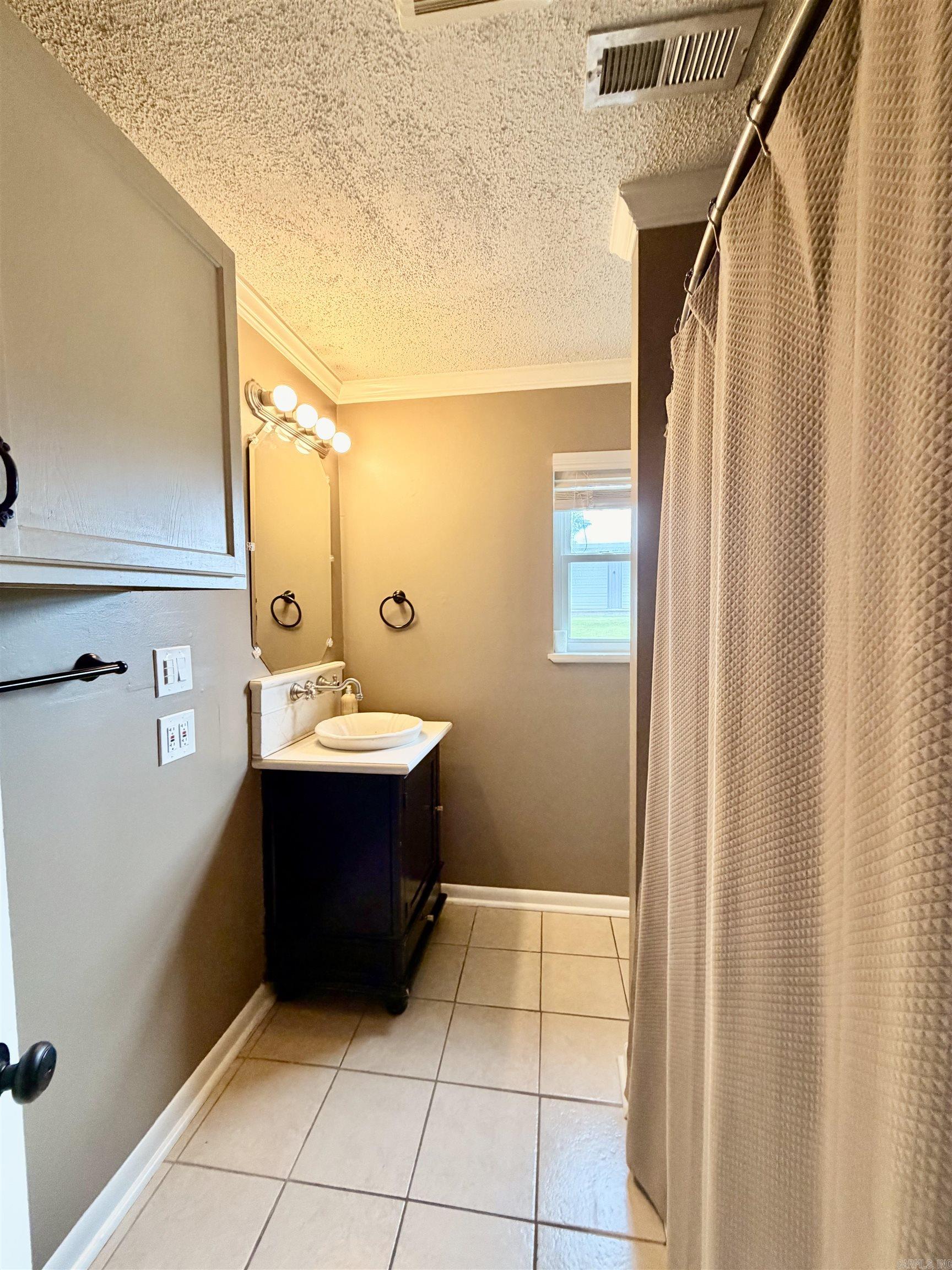 1861 Ferguson Ln Property Photo 25