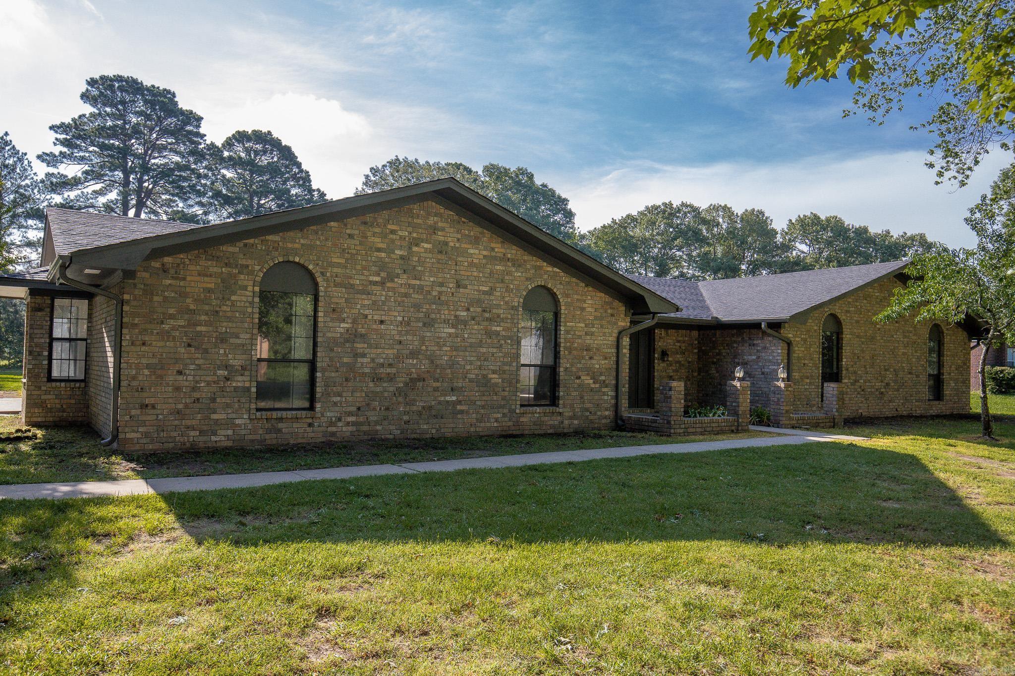 1201 Robin Property Photo 2