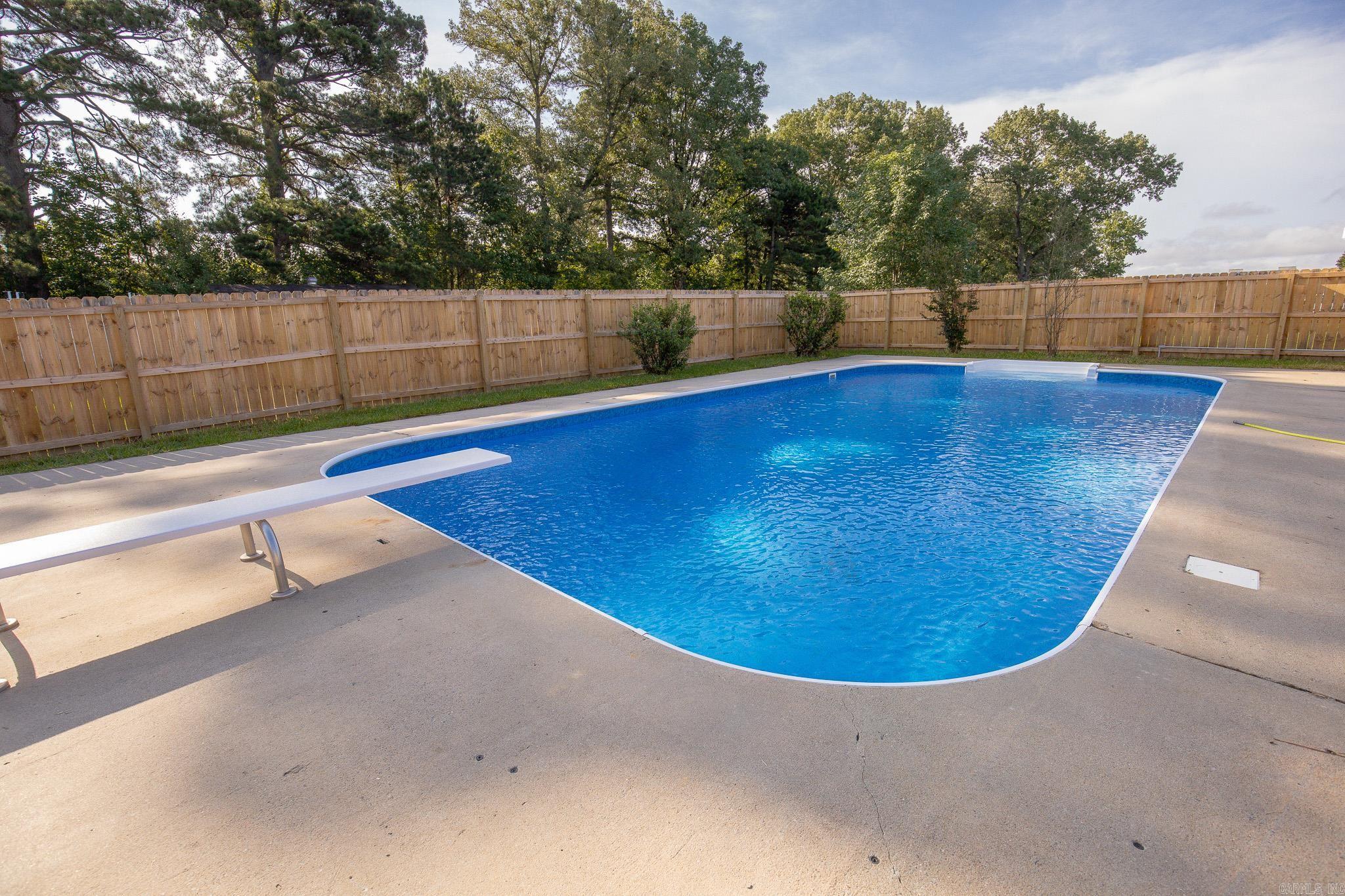 1201 Robin Property Photo 3