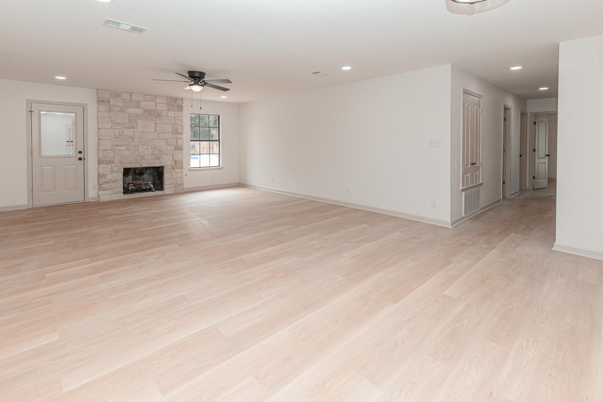 1201 Robin Property Photo 5