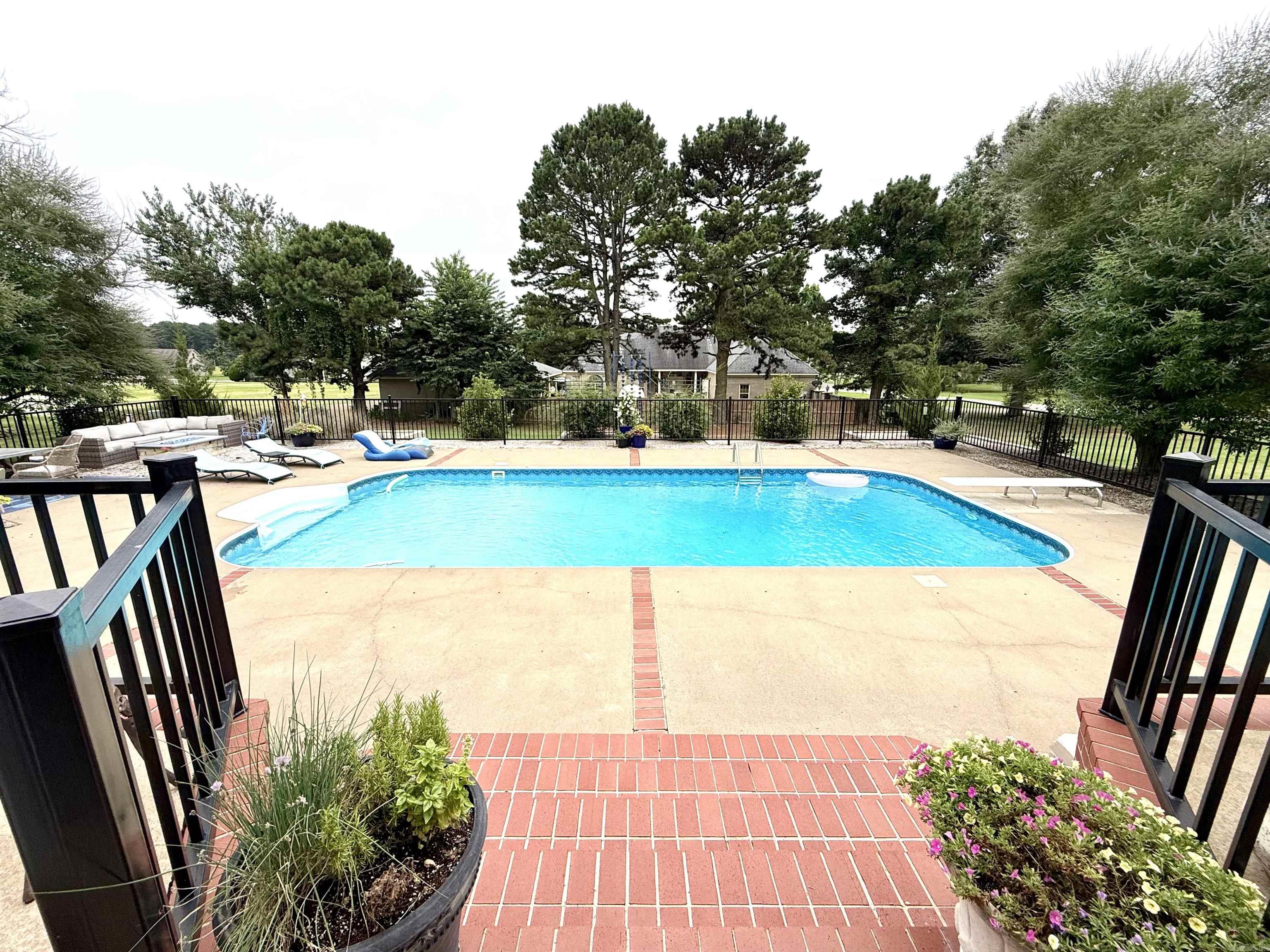 3 Edgehill Property Photo 49