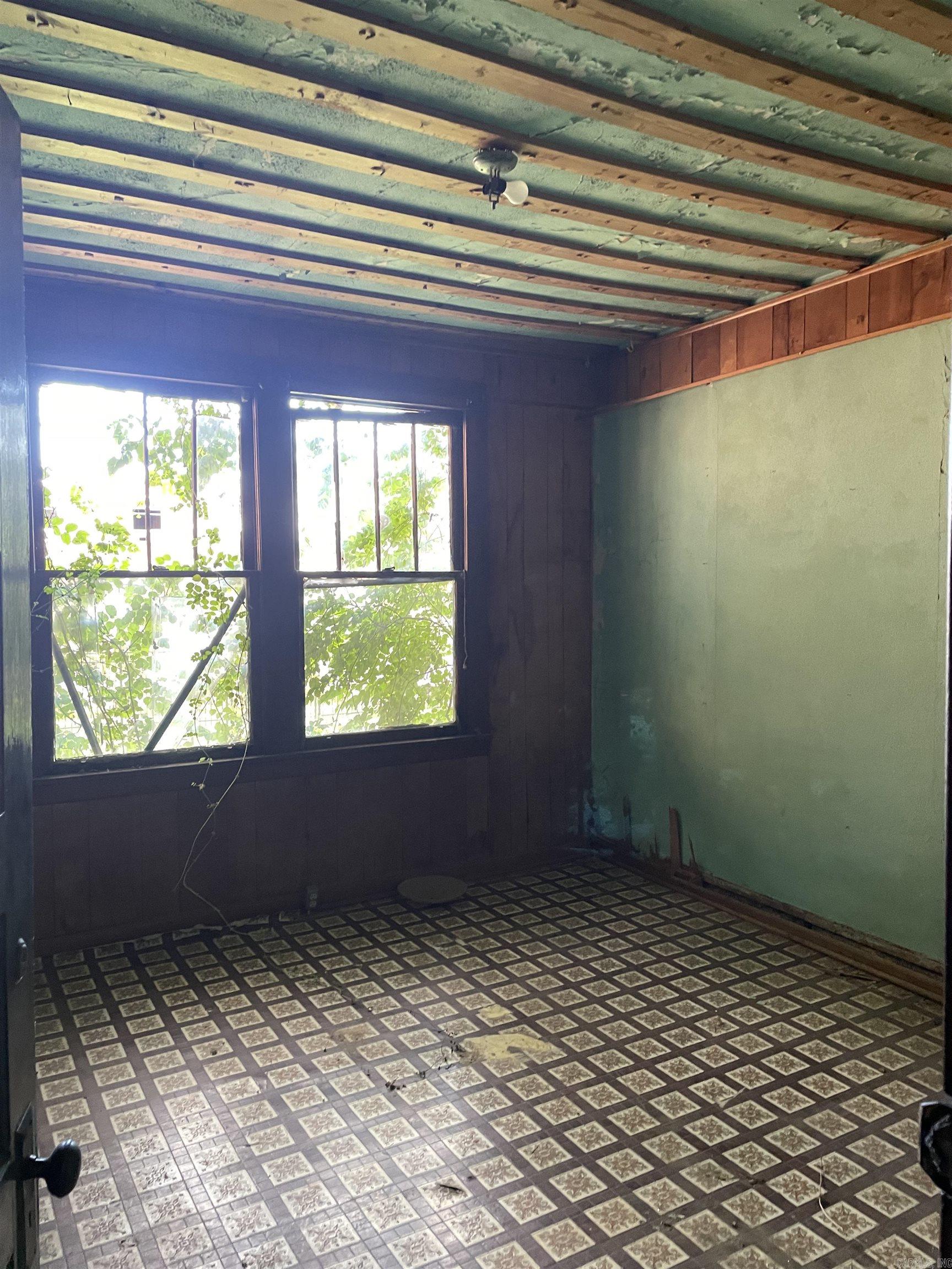 124 Pleasant Property Photo 11