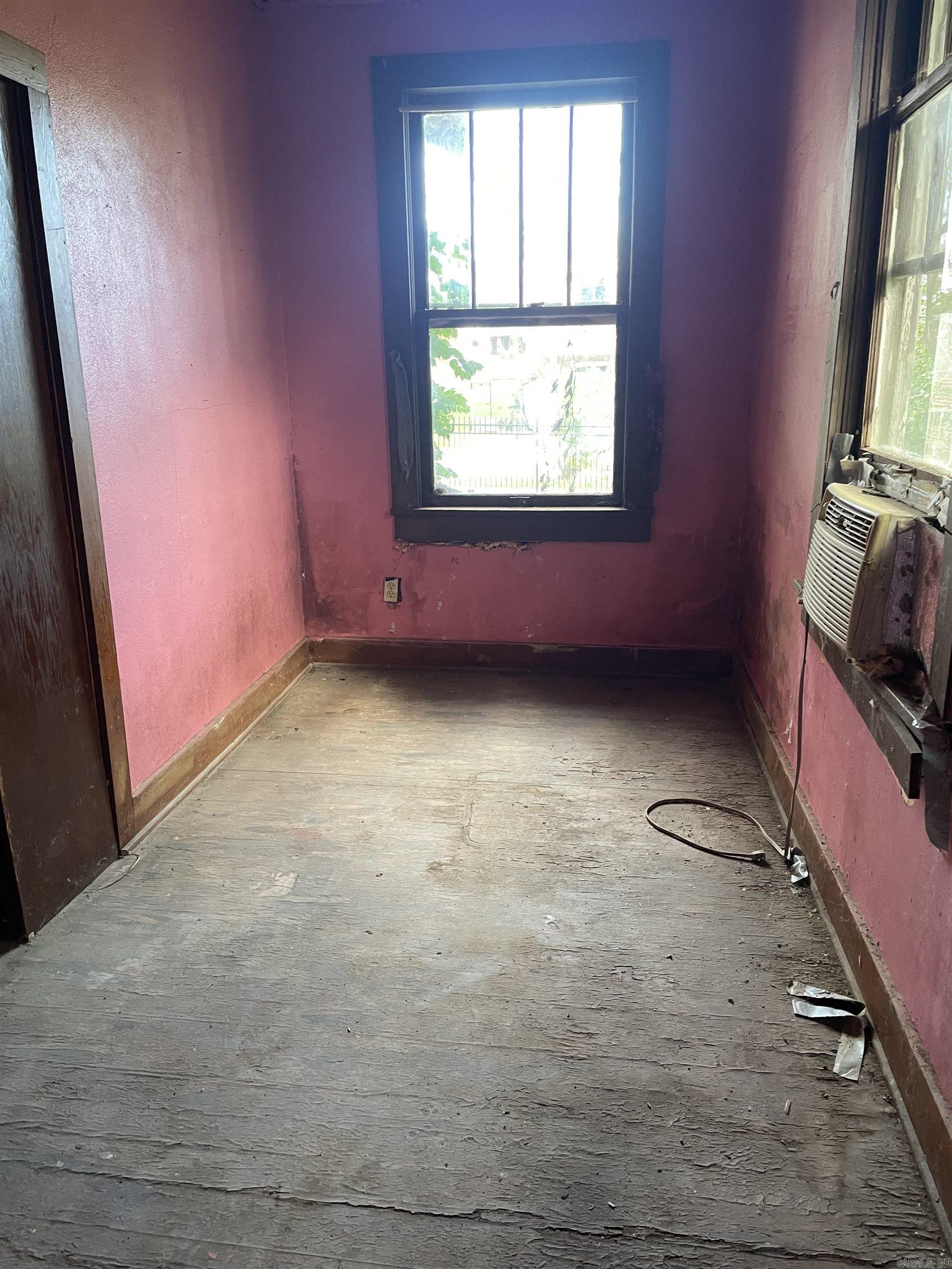 124 Pleasant Property Photo 17