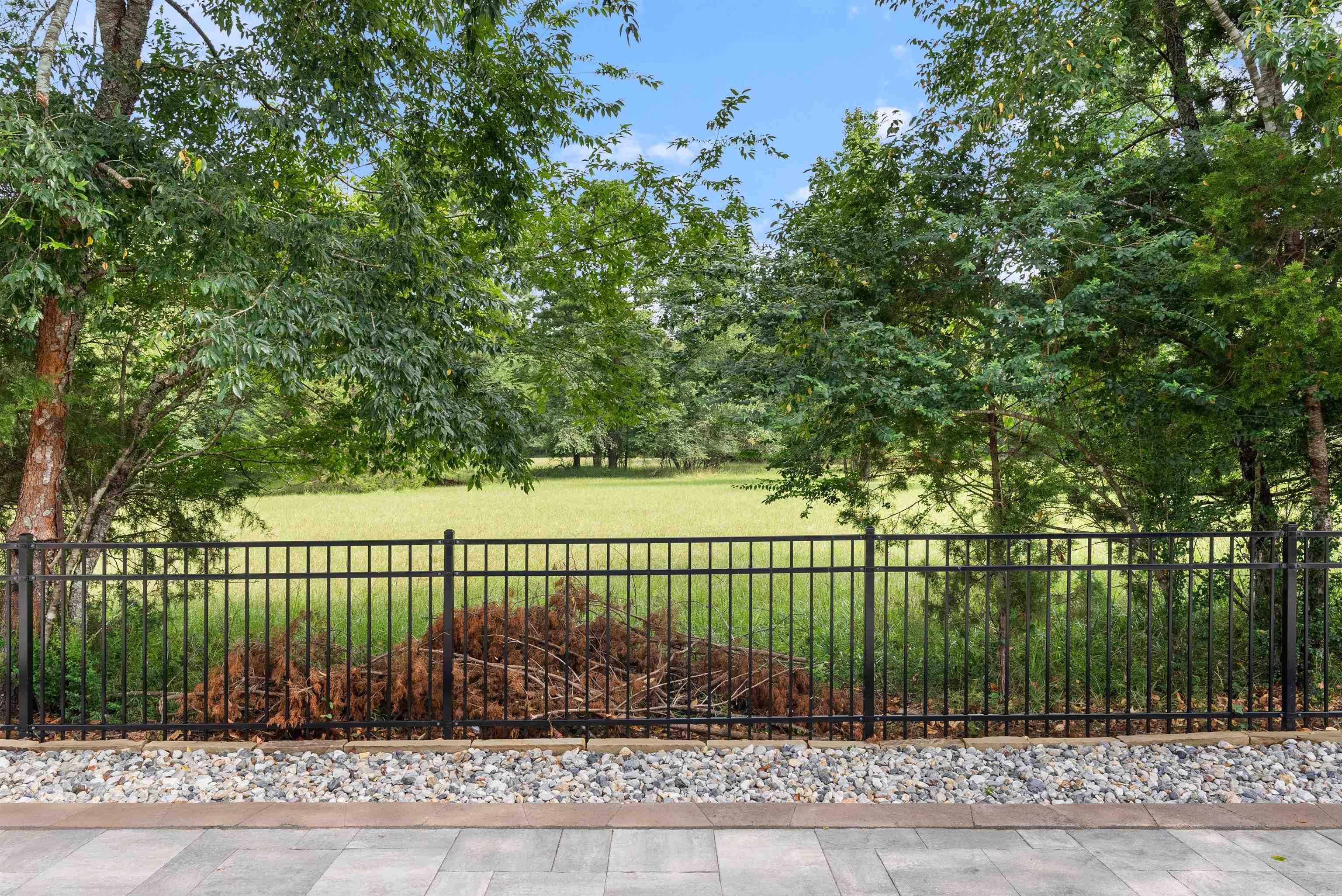 5304 Bentwater Drive Property Photo 6