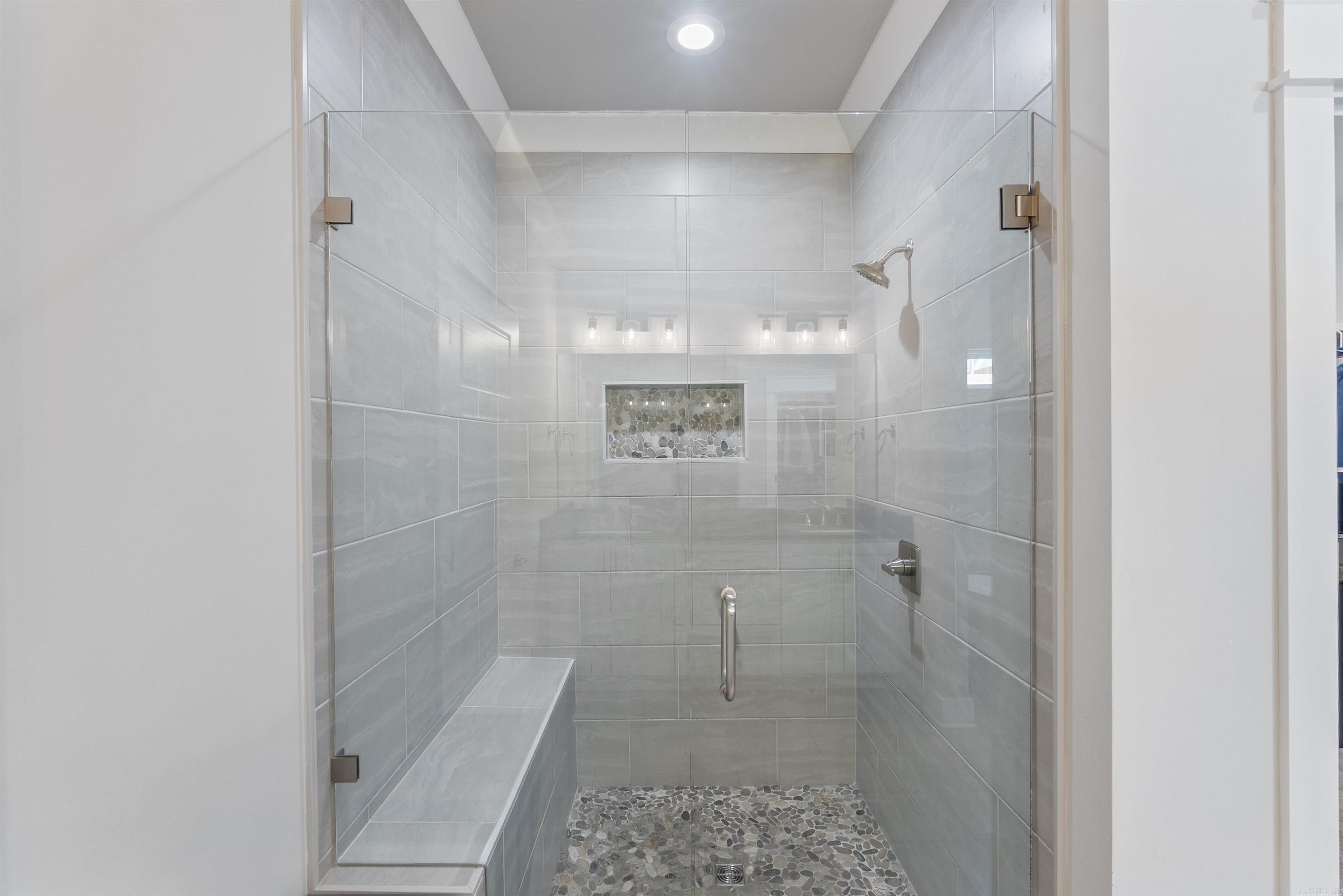5304 Bentwater Drive Property Photo 24