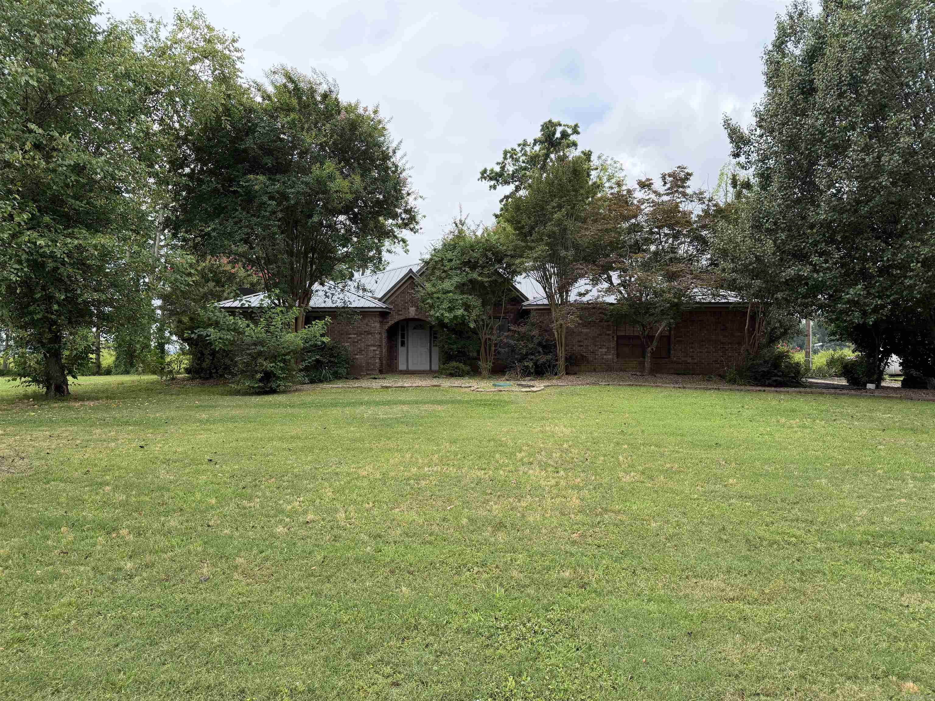 24 Mountain Air Dr Property Photo 1