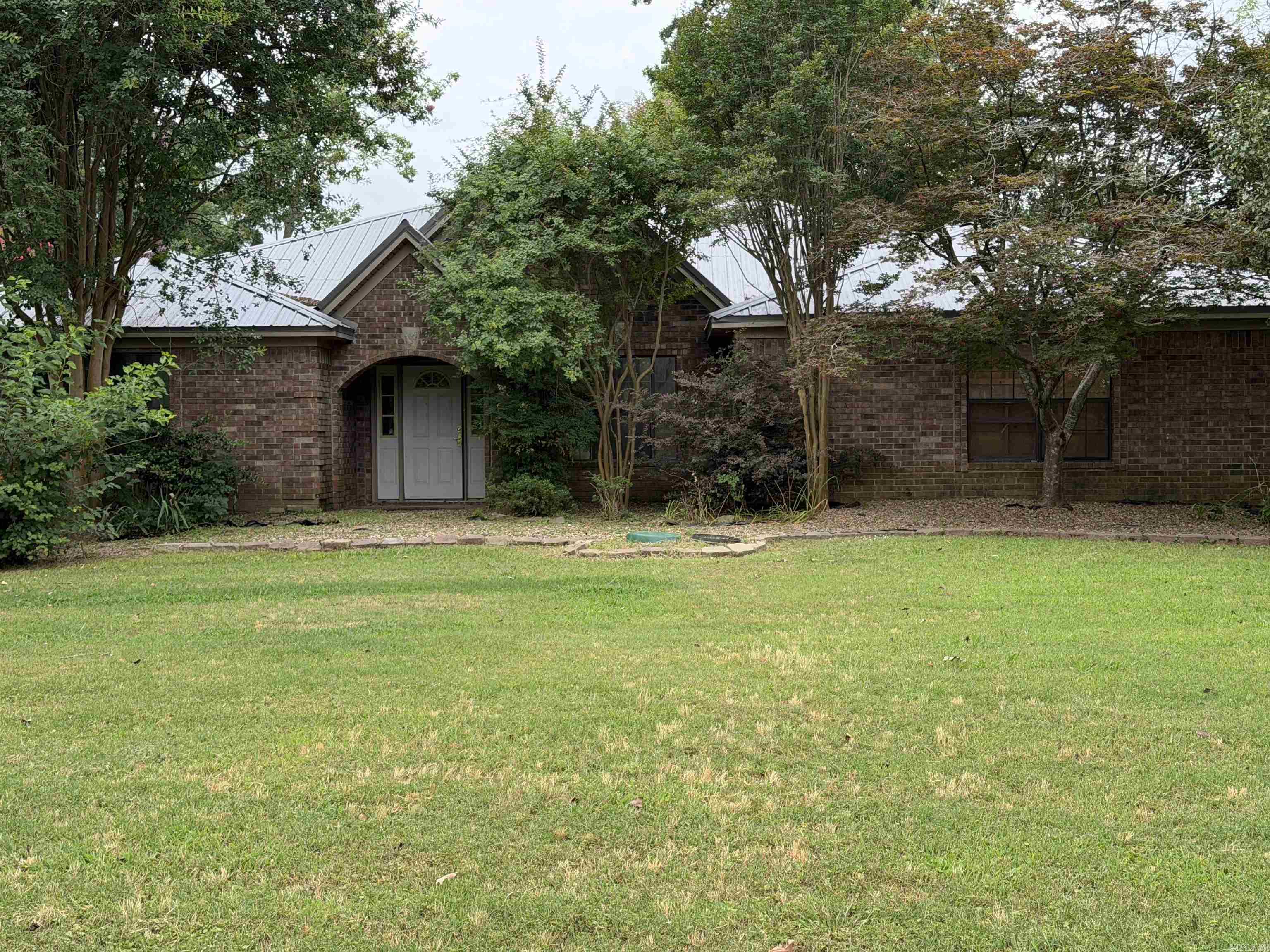 24 Mountain Air Dr Property Photo 3