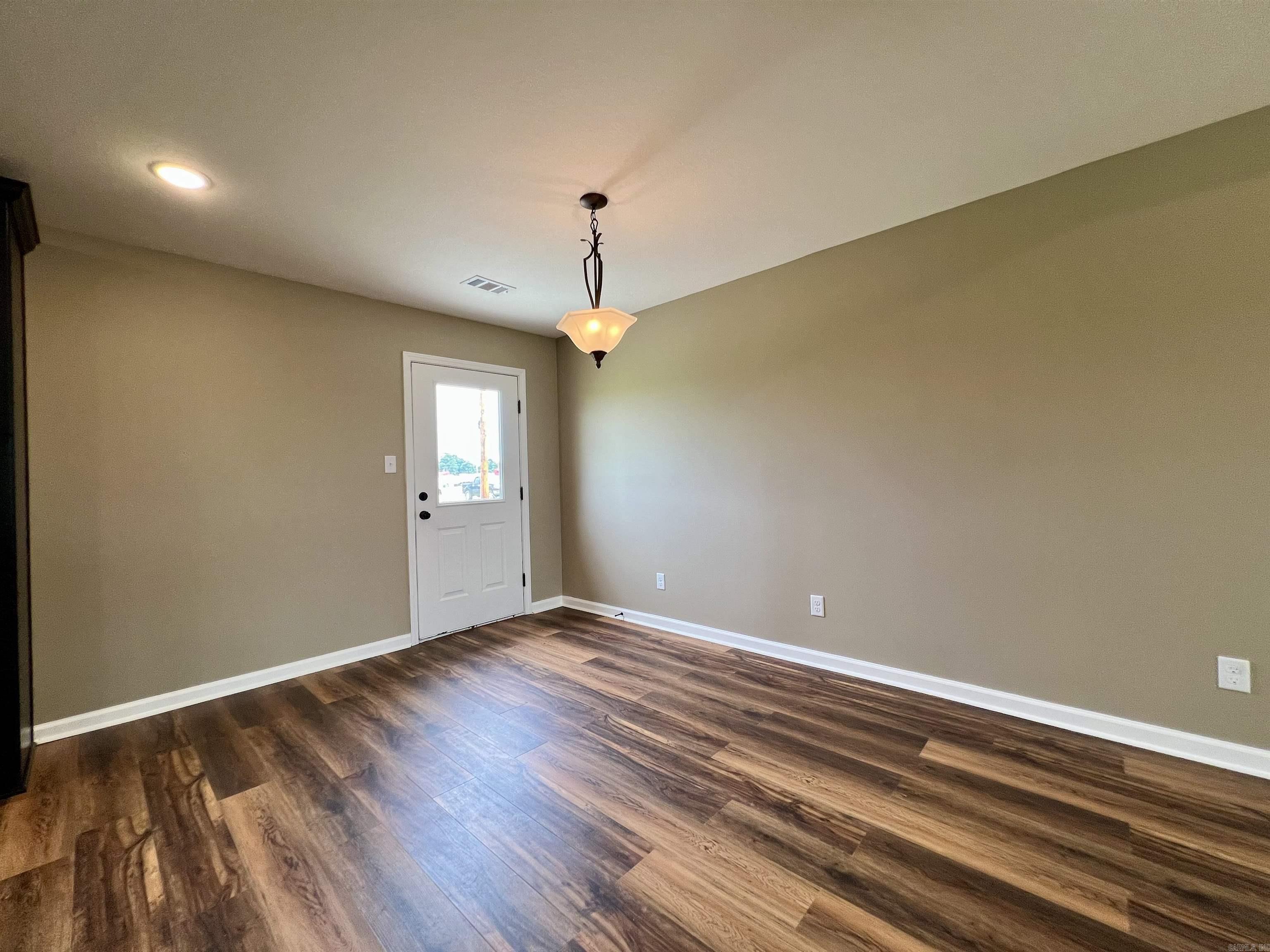 808 Dwight Street Property Photo 5