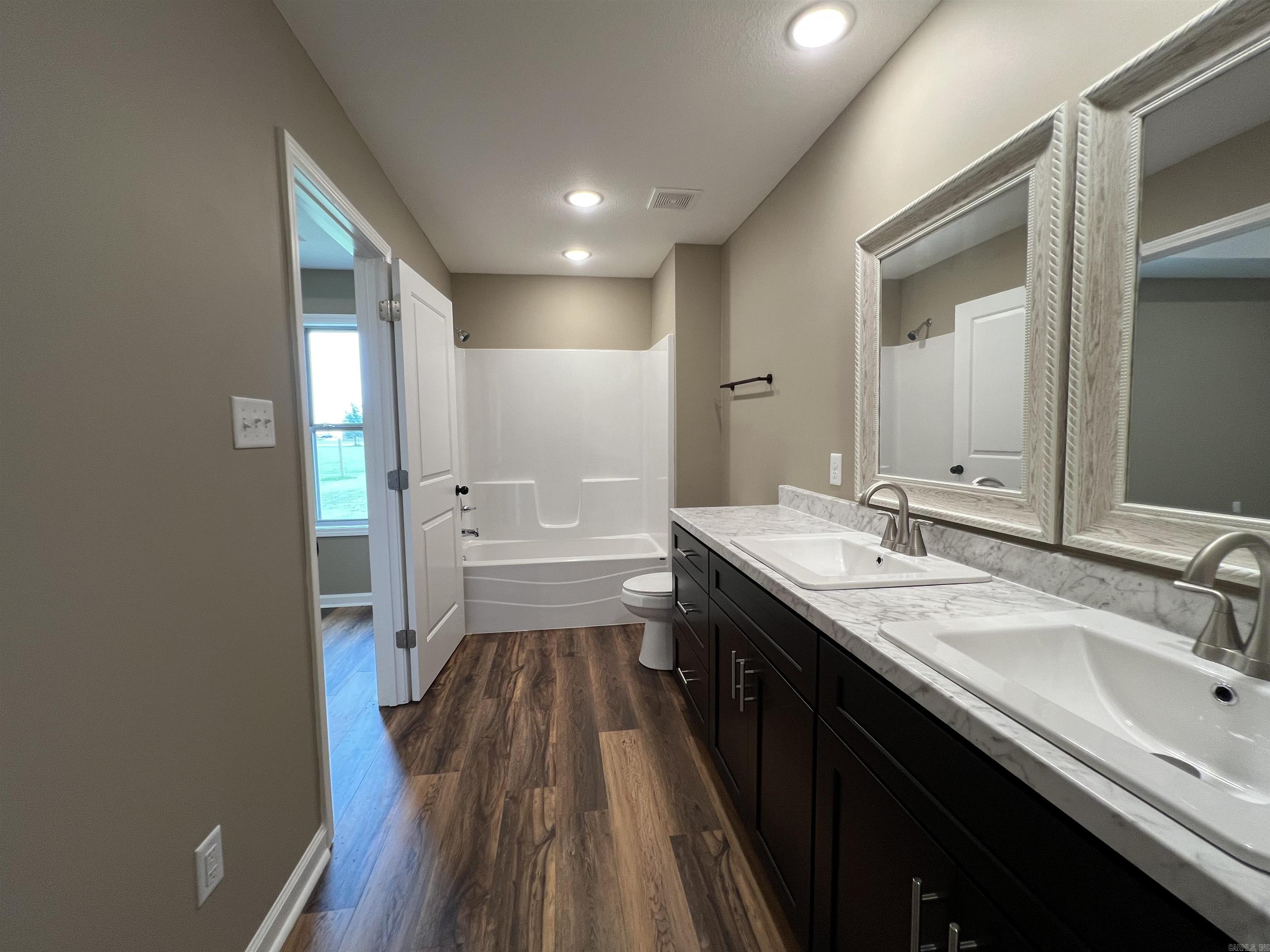 808 Dwight Street Property Photo 14