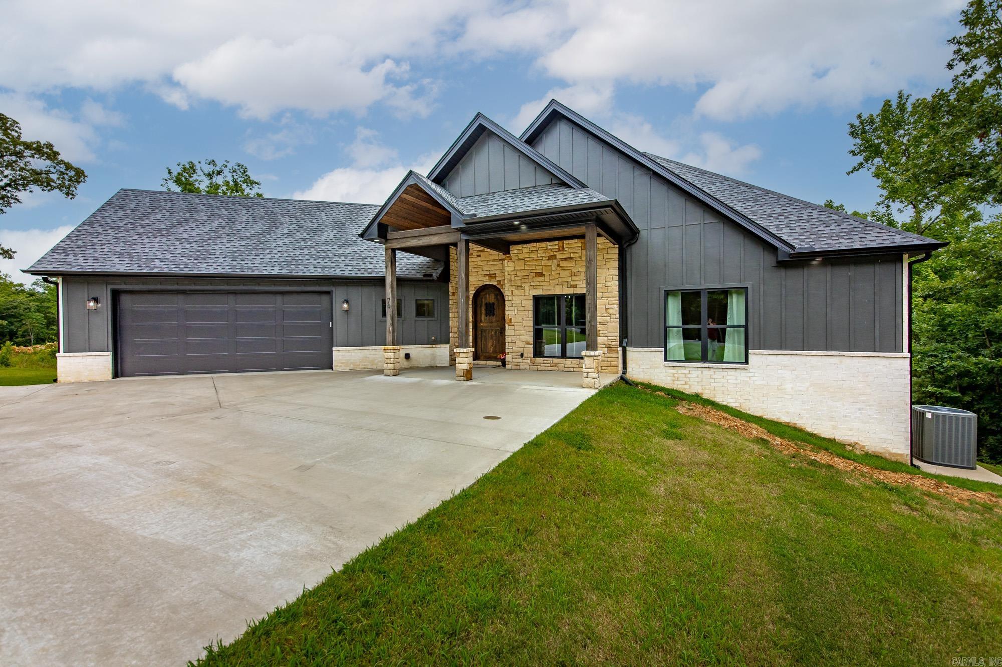 79 Hawks Circle Property Photo 3