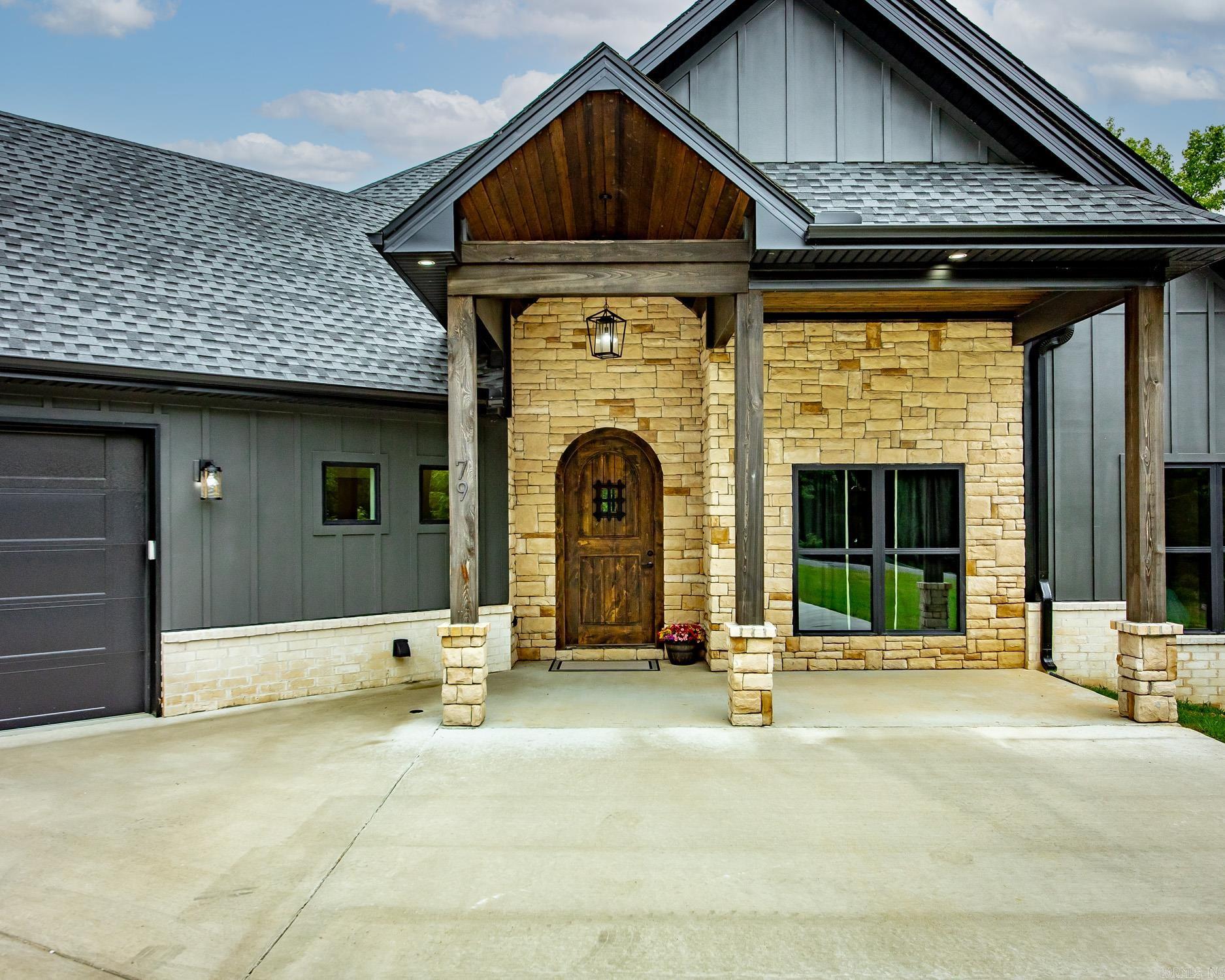 79 Hawks Circle Property Photo 4