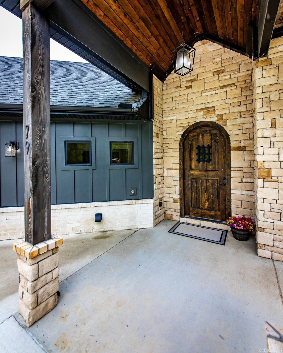 79 Hawks Circle Property Photo 5