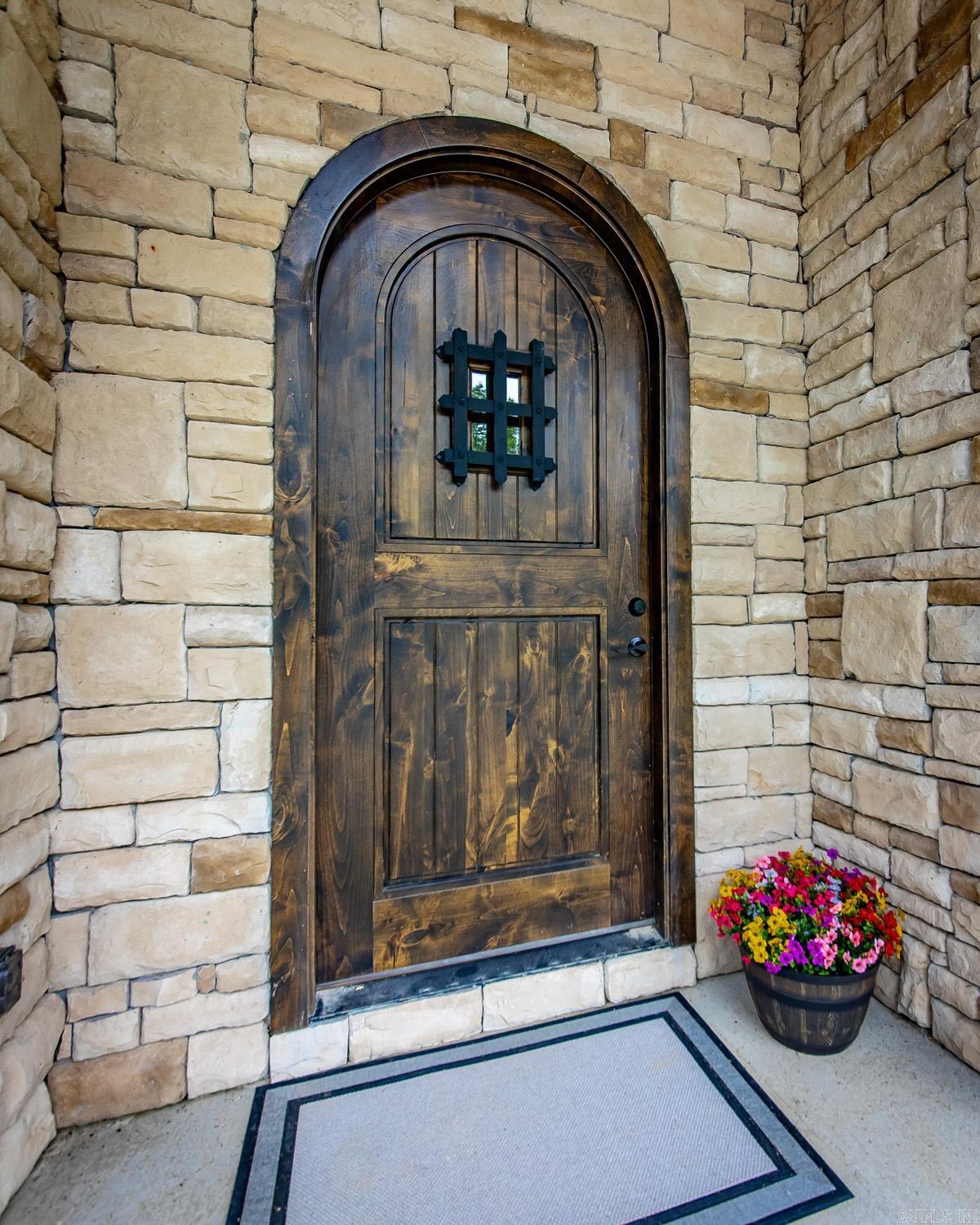 79 Hawks Circle Property Photo 6