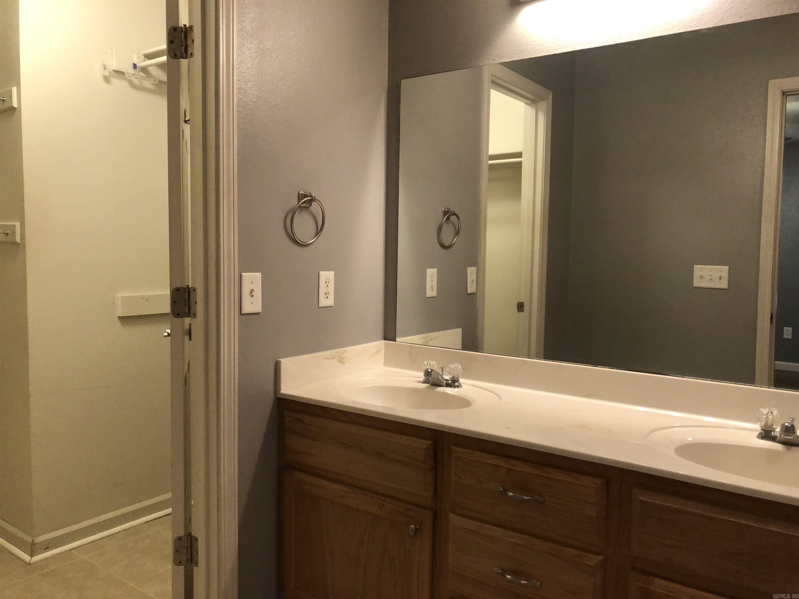 2830 York Lane Property Photo 9