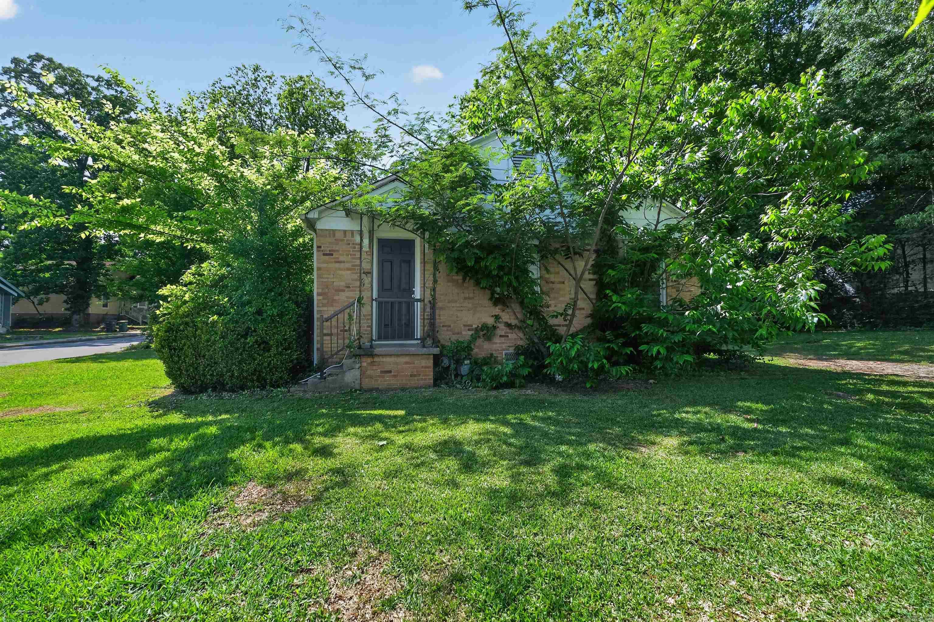 5200 W 28th Street Property Photo 4