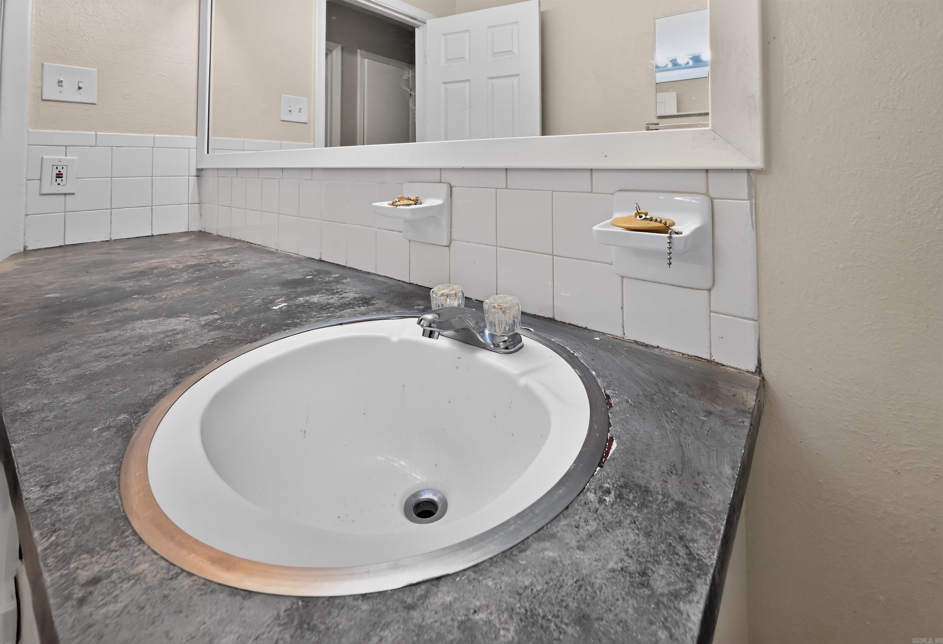 208 Hilda Street Property Photo 35