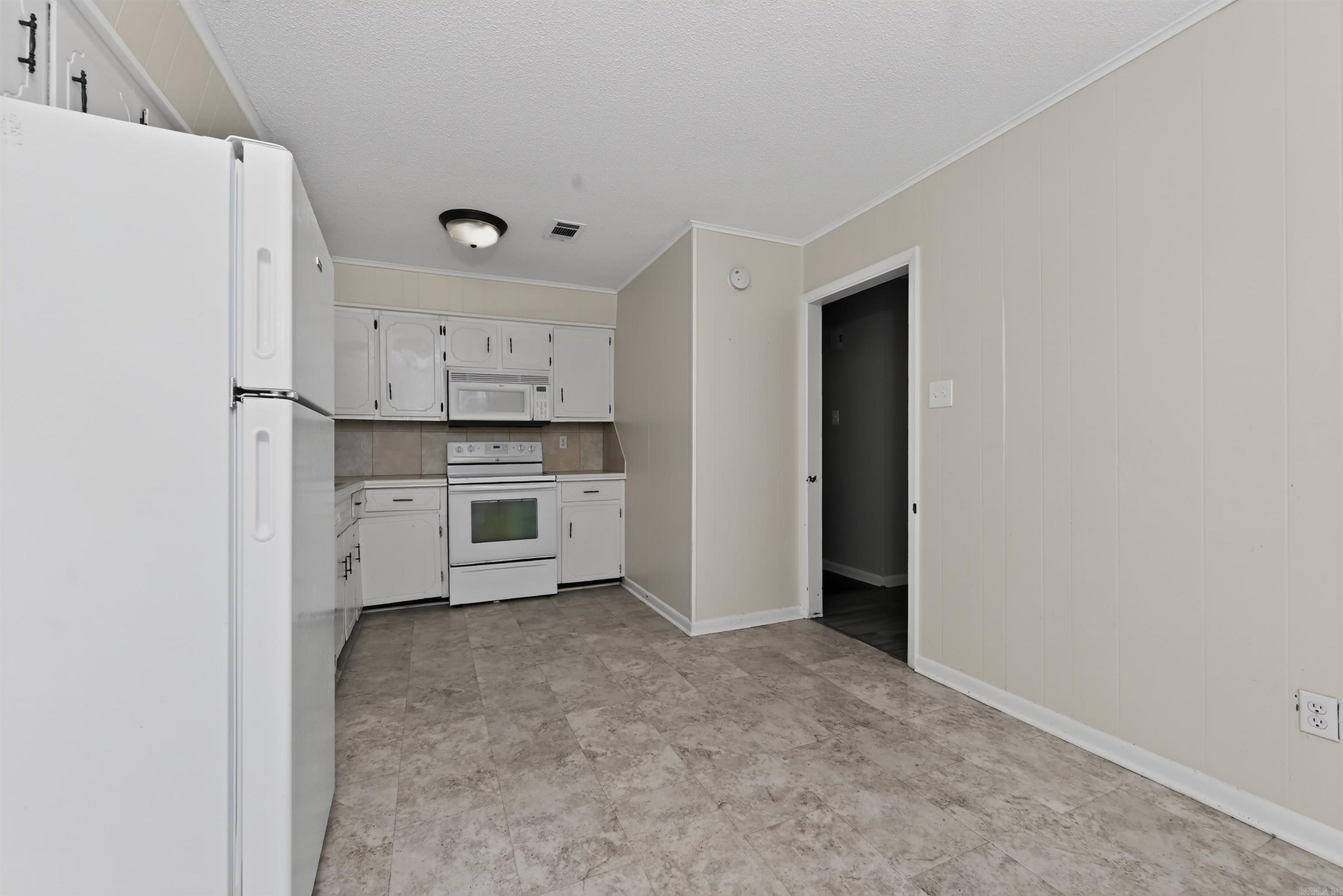 208 Hilda Street Property Photo 36
